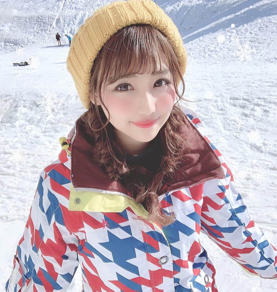 加藤里奈さんのインスタグラム写真 - (加藤里奈Instagram)「. あぴたろうとスノボ⛷ . #ootd #fashion #instafood #instagram #instalike  #hairstyle #outfit #code #coordinate #style #stylepoint #instafashion #instagood #instalike #ファッション #おしゃれさんと繋がりたい #撮影 #ヘアアレンジ #ヘアスタイル #アレンジスタイル #ヘア #かとこ #コーディネート #コーデ #スノボ #スキー #スキーウェア #スキー女子」2月10日 19時54分 - katoco0326