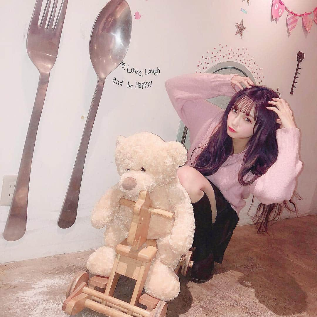 あやちゃんさんのインスタグラム写真 - (あやちゃんInstagram)「オールシーズカフェ行ってきた🐻💘🍒 @toynobox  バレンタイン限定メニューお目当てで今年も💌💋🍫 チョー可愛かった🤤👠💞 #オールシーズカフェ #allcscafe #toyinbox #東京カフェ #カフェ巡り #カフェ好き #バレンタイン #バレンタイン限定 #バレンタインスイーツ #高円寺カフェ #高円寺グルメ #高円寺 #吉祥寺 #吉祥寺カフェ #うさぎ #うさぎ帽子 #アイシングクッキー #穴場カフェ #パフェ部」2月10日 23時07分 - aya.you.love.r