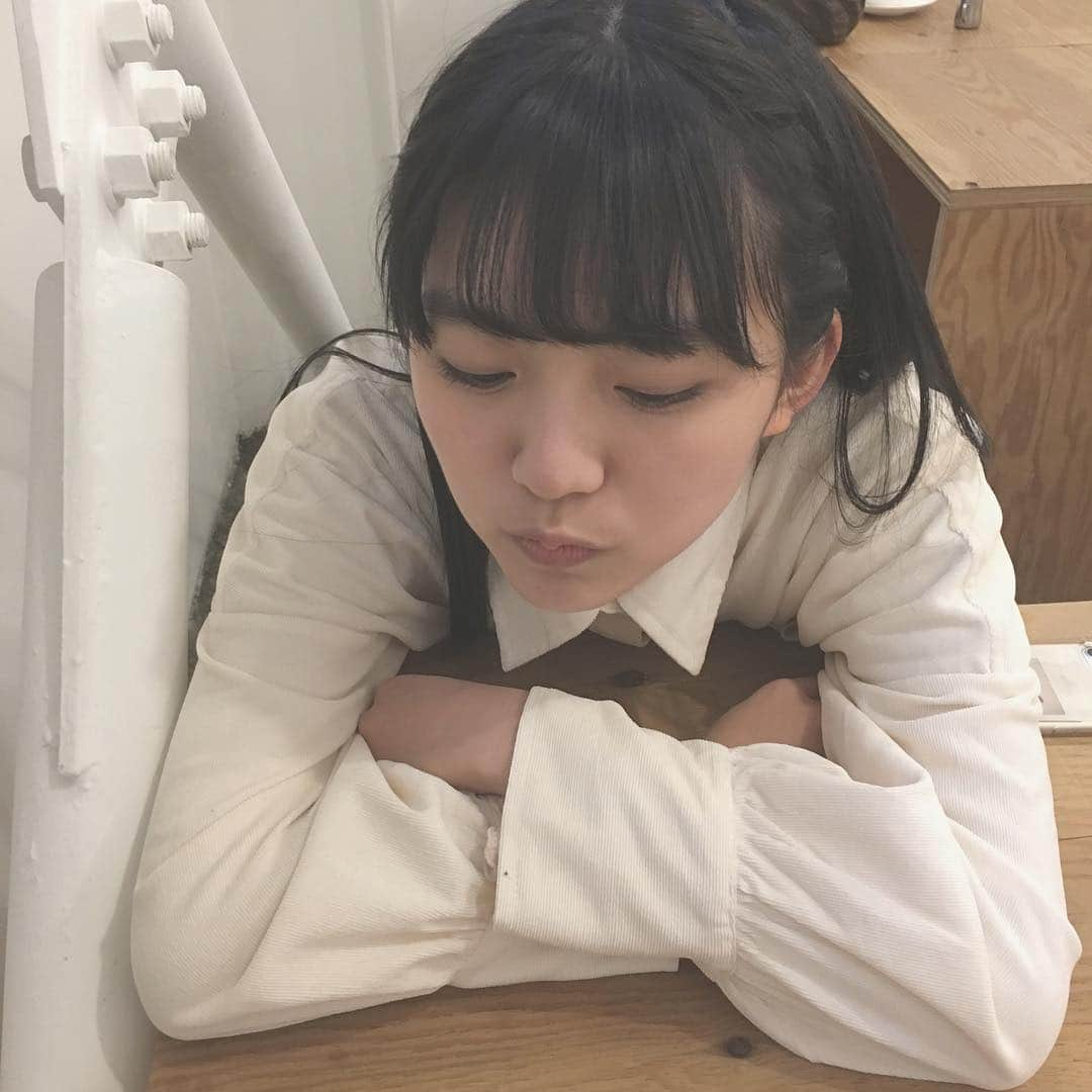 豊田留妃さんのインスタグラム写真 - (豊田留妃Instagram)「用事の集合時間まで時間があるなって思ったから立ち寄ったお店☕️ 注文したものがなかなか出てこなくて 結局お茶をふた口程度とアップルパイをひと口食しただけ、、残念だった😢 ・ #南青山 #cafe #カフェ巡り #南青山カフェ #お店の名前は覚えてない #豊田留妃」2月11日 0時28分 - runstagram_717