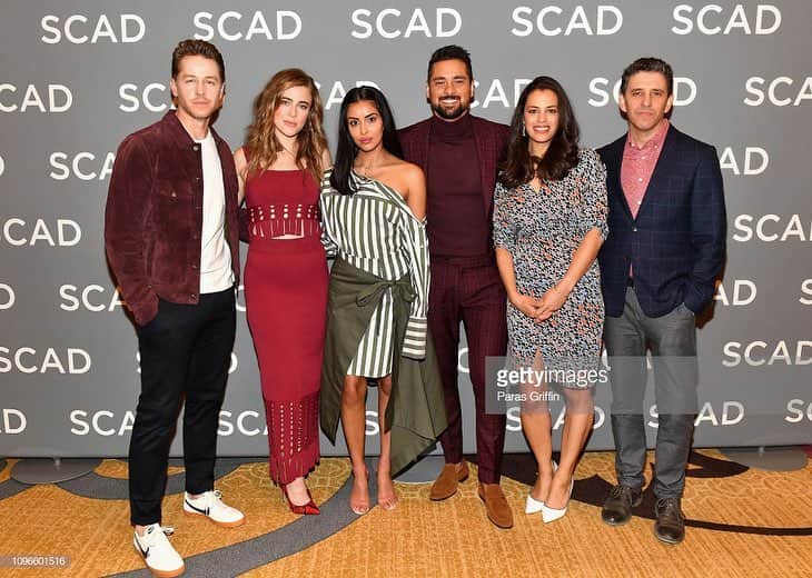 ジョシュア・ダラスのインスタグラム：「Great weekend talking about all things @nbcmanifest with this Squad. #manifest」