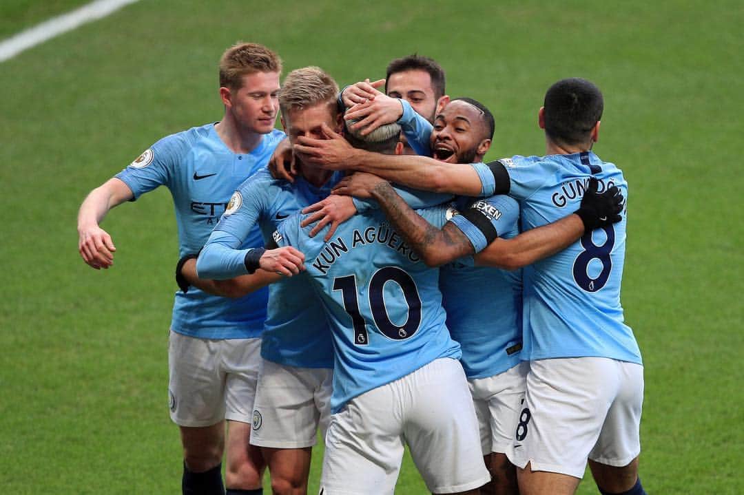 ヴァンサン・コンパニのインスタグラム：「Sublime City today. #ManCity #Chelsea 👊🏾」