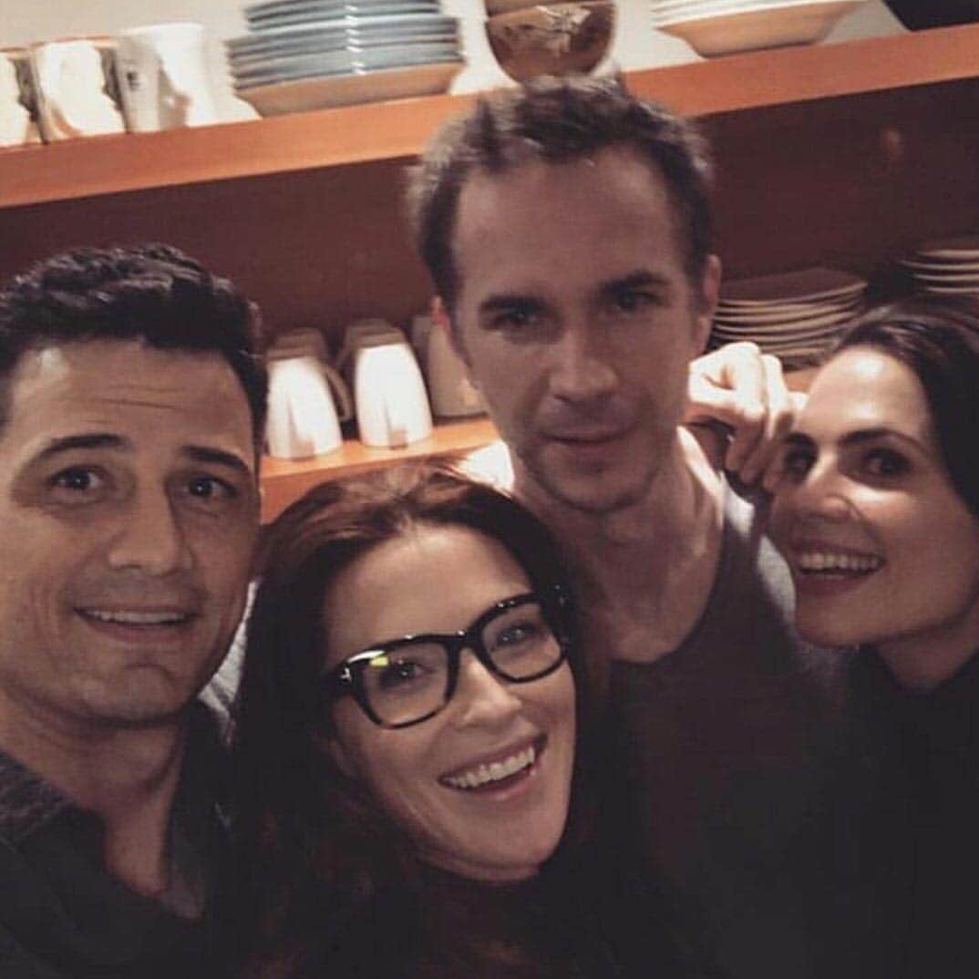ヘイリー・アトウェルのインスタグラム：「Today there was an Agent Carter reunion! Hayley Atwell, Bridget Regan, James D’arcy and Enver Gjokaj were reunited, along with other members of the cast and crew. BUT DON’T STOP READING YET!  I have an explanation for why I’ve been so inactive on this account. As many of you know, I have said it many times, I am NOT Hayley. I’m just an admin of this account for her, to provide updates and photos, and my personal is @chloettimmons However, since Hayley returned, I received a lot of hate for having this username and ‘pretending to be her’. People also began to hate on me when I commented on Hayley’s posts, saying I should feel strange talking to the real Hayley while claiming to be the ‘real’ Hayley myself. I never have and never will claim to be Hayley. The ‘real’ in my username is simply because it was in her old username. After she deactivated, I saved it to provide updates while she was away. If she ever wants it back, she can have it. But the only reason I am called realhayleyatwell is because she was. If her username had been pinkapples546 I would have been called that lol. It was just that I wanted this username to live on for the fans sake.  I also began losing followers every time I posted. Let me be clear, I am NOT here for the followers but it was a little disheartening as I wasn’t sure what I was doing wrong.  So I will be making a change to this account. And no, it won’t be my username. Even though I get a lot of hate for it, I love having this username now and unless Hayley asks for it back one day, I will be keeping it 😉 But from now on, instead of 3 posts in a row, I will just be posting once at a time. If I want to post multiple pictures, it will be in a swipe form like this one. My posts will be probably be more regular now, although I will still have to fit them around my personal life, when I have the time and energy to post. I wanted to do this for a while and I posted a poll at the start of the year, where the majority voted for this as well. I hope you all continue to support and enjoy realhayleyatwell.  Lots of love, Chloe @chloettimmons 💘」