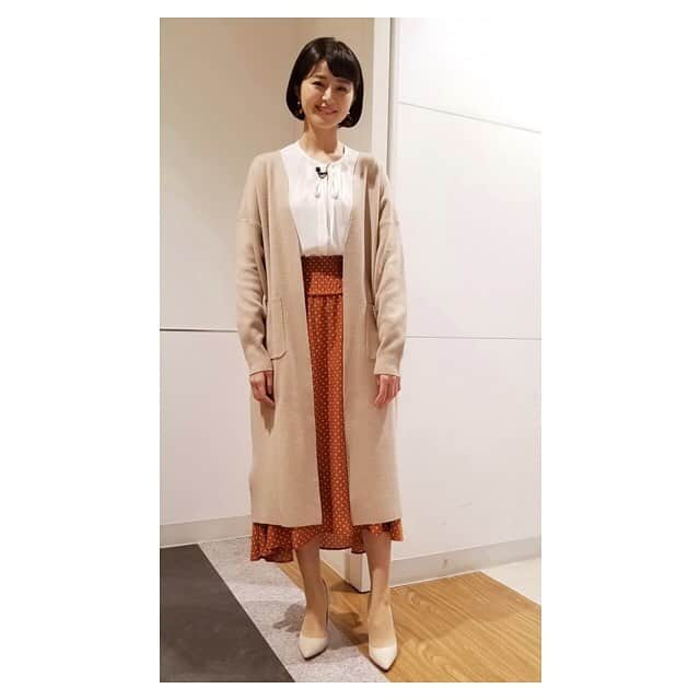 鈴木ちなみさんのインスタグラム写真 - (鈴木ちなみInstagram)「A orange tops style 🧡 cardigan...@frees_mart blouse...@celford_official  A orange tops style🍊 knit...@kobe_lettuce skirt...@frees_mart  #イオンモール岡山 #haremachitrip  #ちなみたび」2月11日 15時56分 - chinami_suzuki0926