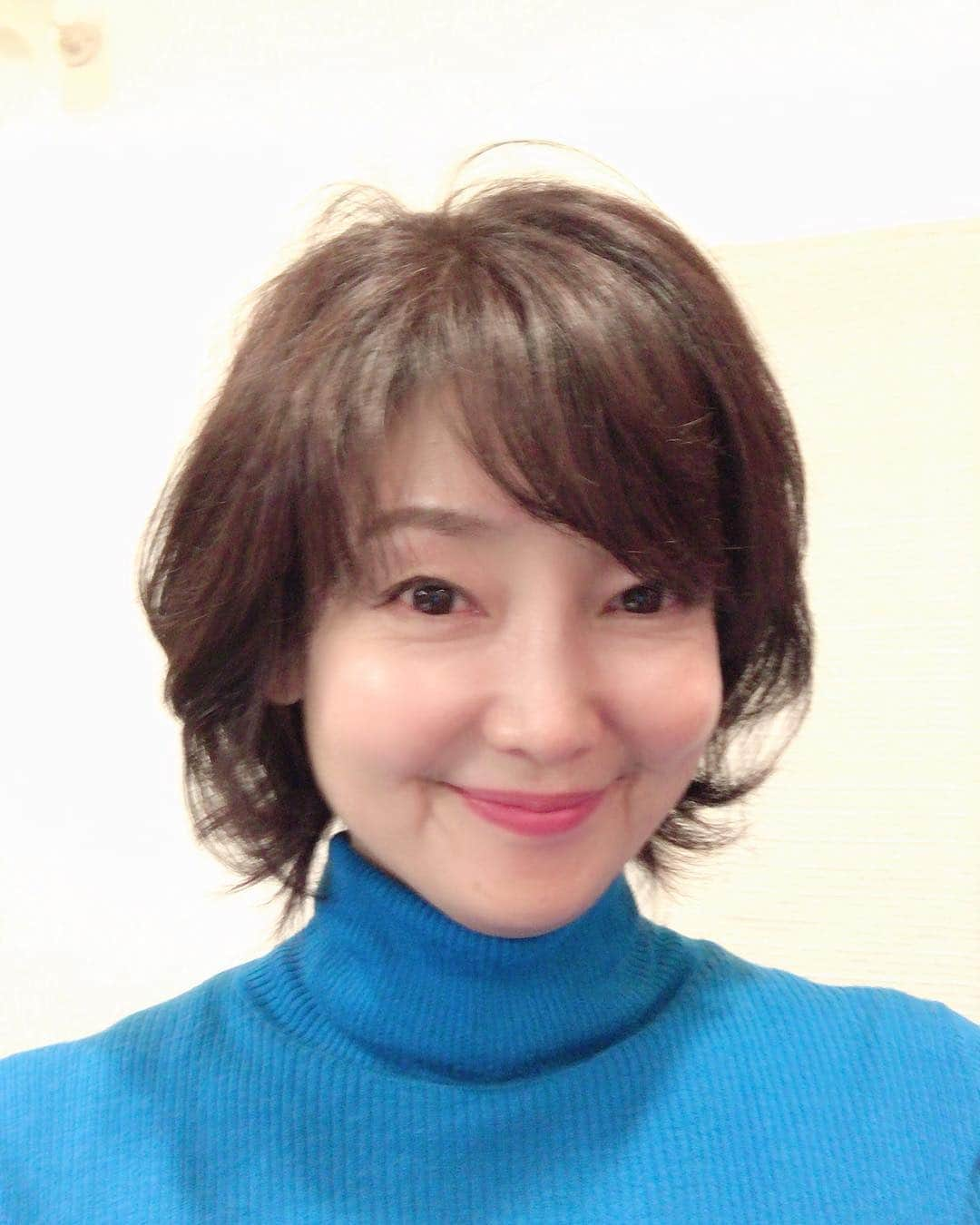 中島はるみさんのインスタグラム写真 - (中島はるみInstagram)「長さを変えずにすいて貰ったらスッキリ✂️まとまりました。 髪質も昔と変わってきちゃってるし、まとまりずらくなって来て 年齢重ねると思うようにならないのは身体だけじゃなくて、髪型も同じですね😂  #ヘアスタイル #50代 #50代モデル  #booze #boozemodel #中島はるみ」2月11日 10時14分 - harumi_nakajima