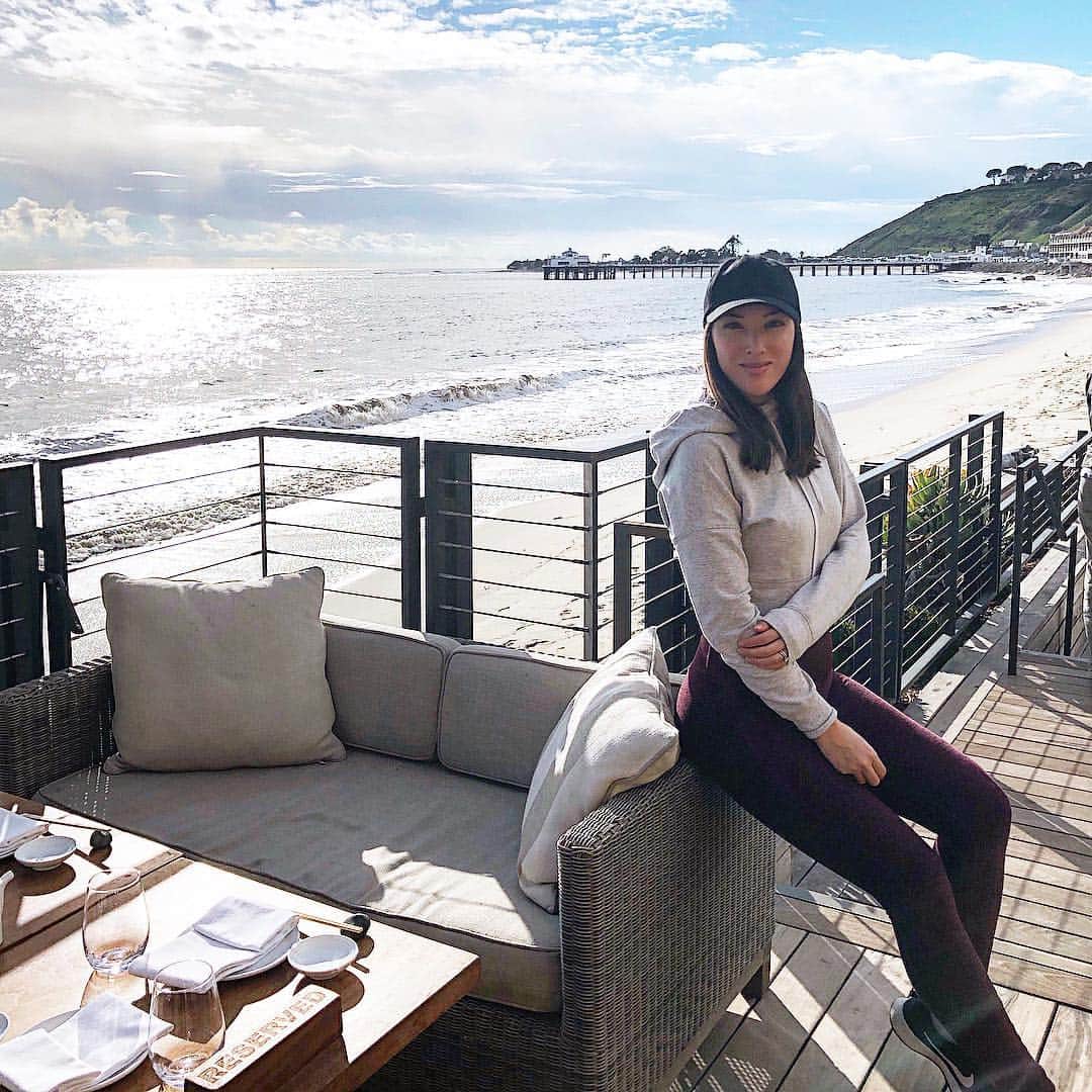 My chan || 舞ちゃんのインスタグラム：「Excuse my resting beach face😆  #RBF マリブのビーチサイド。#カリフォルニア」