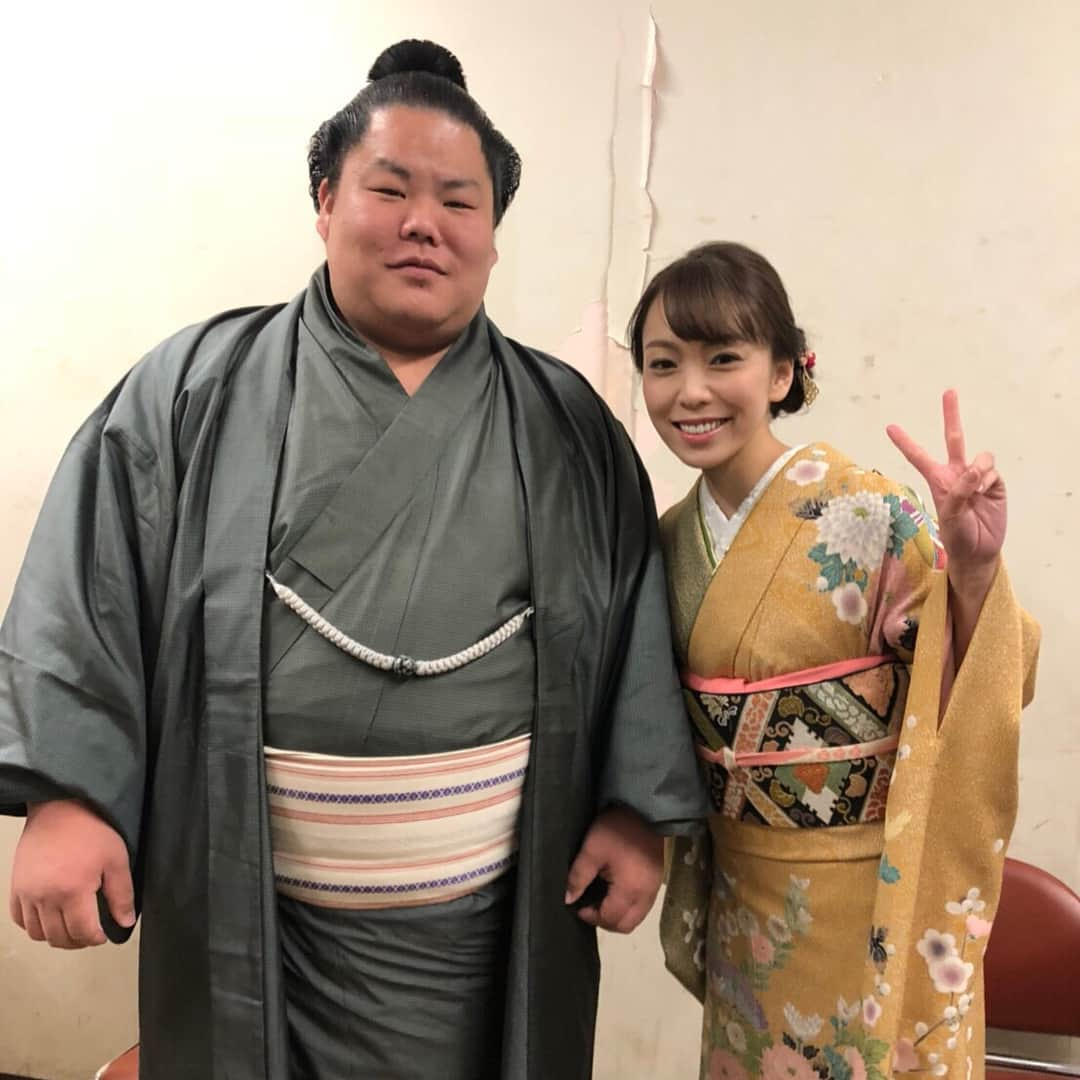 杜このみさんのインスタグラム写真 - (杜このみInstagram)「『NHK福祉大相撲』にて ご一緒させて頂いた 力士の皆さんとお写真を撮って頂きました☆ #高安関 #阿武咲関 #竜電関 #大栄翔関 #豊山関  大相撲大阪場所も、皆さん怪我なく ご活躍されますように☆☆」2月11日 11時36分 - mori_konomi