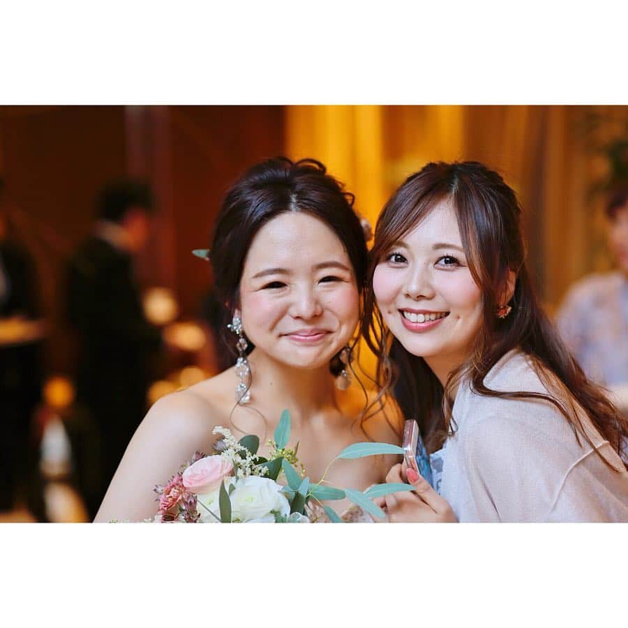 西村季里子さんのインスタグラム写真 - (西村季里子Instagram)「・ ゆりの結婚式のときのお写真もらった💍 👰🤵の写真がかわいくってたまらん ・ #結婚式#結婚#wedding #写真 #隠し撮り#写真撮ってるところを撮るという技法 #こんな側から自分を見ることないから新鮮 #camera#followme #follow」2月11日 11時38分 - kiriko_nishimura