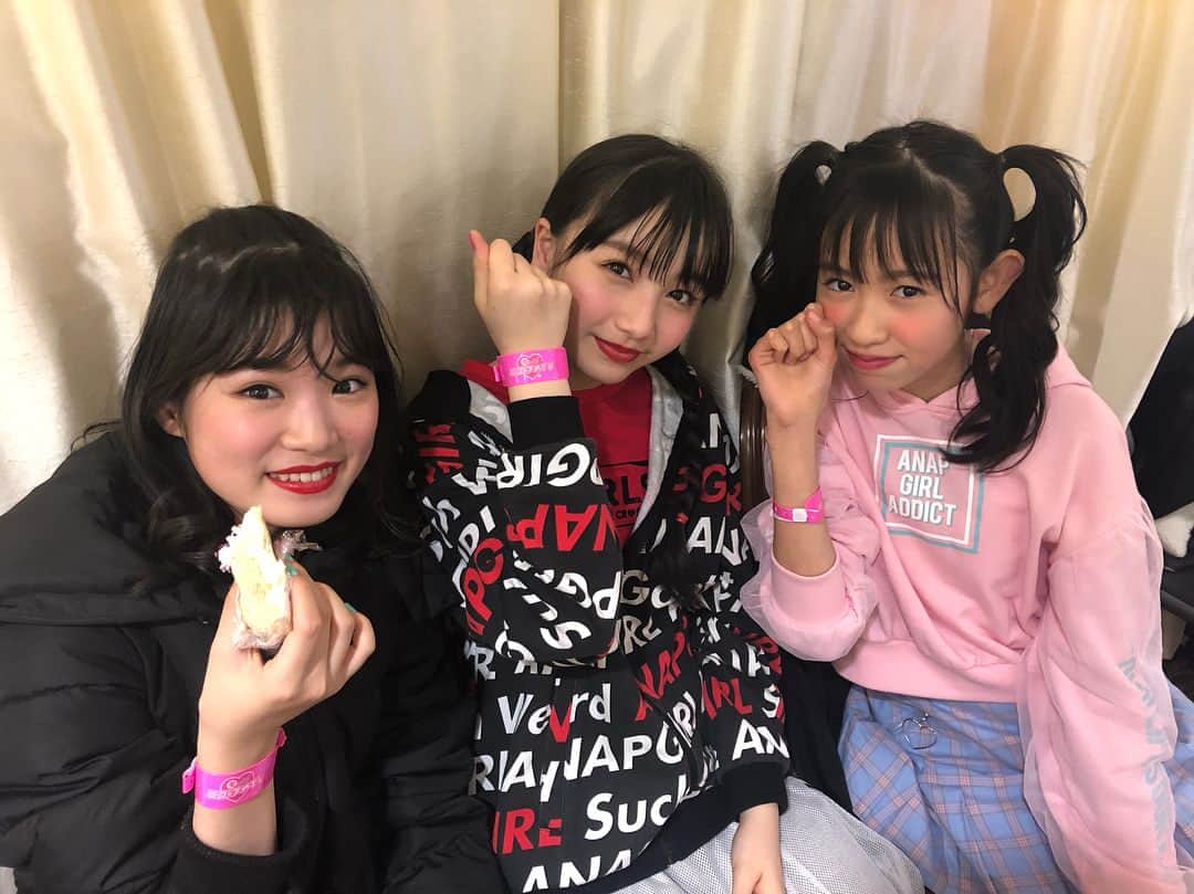 ニコ☆プチのインスタグラム：「🎥🙏🏻✨ 昨日のモっと！ニコ☆プチTV公開収録イベントにご参加頂いた皆さまありがとうございました！ 。 🍒 。 とってもスペシャルなイベントになったんじゃないかな〜🥰🥰 2週にわたって放送予定なのでお楽しみに！ 。 。 #丸山真亜弥 #聡美 #入江美沙希 #石山えこ #山内寧々 #高比良由菜 #近藤藍月 #中村紗亜也 #琴楓 #山田楓 #小林咲葵 #向田桃椛 #阿部ここは #林芽亜里 #関谷瑠紀 #田中杏奈 #藤村木音 #プチモ17人登場😳#ニコプチ #モっとニコプチtv #TSUTAYA」
