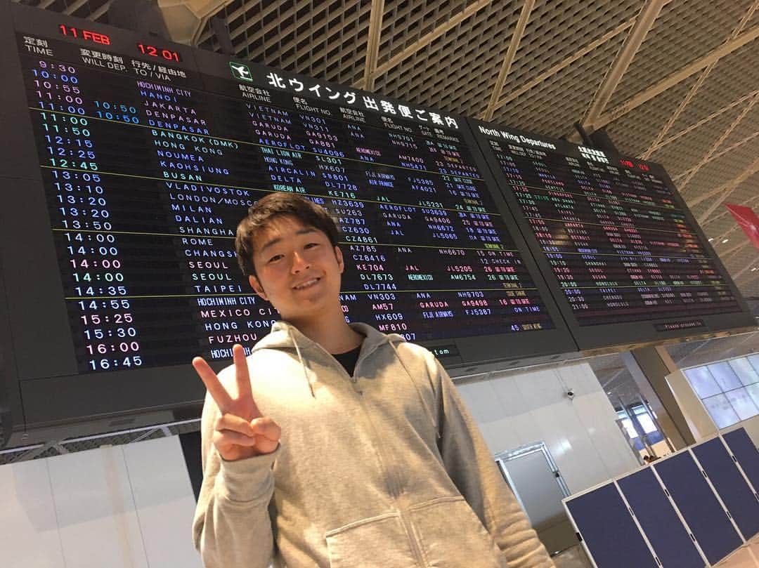 平田亮介のインスタグラム：「間もなく出国🌍🛩 イタリア現地時刻で19時到着予定で翌日から練習参加。結構ハードではあるけど限られた期間有意義なものにできるように頑張ります！！🔥👊 今回もWi-Hoさんの海外専用ポケットWi-fiとARナビアプリ#PinnAR にお世話になります。 それではまた到着次第報告したいと思います。行ってきます！！😆✈️ #Italy #anguillara #中央大学バレーボール部 #中央大学バレーボール部後援会 #Thefutures #WiHo #PinnAR」