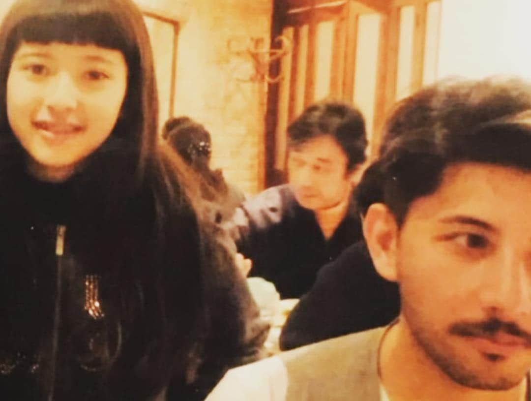 城田優さんのインスタグラム写真 - (城田優Instagram)「男兄弟飯  #男3兄弟 #渋谷のど真ん中でご飯を食べました #この3人だけで会うのは何十年ぶりでしょうか #純くんが持ってきた写真に見入る僕 #3枚目がその一部 #リナの幼さ半端ない #大さんも相当若い #hermanos #兄弟 #brothers」2月11日 17時13分 - yu_shirota