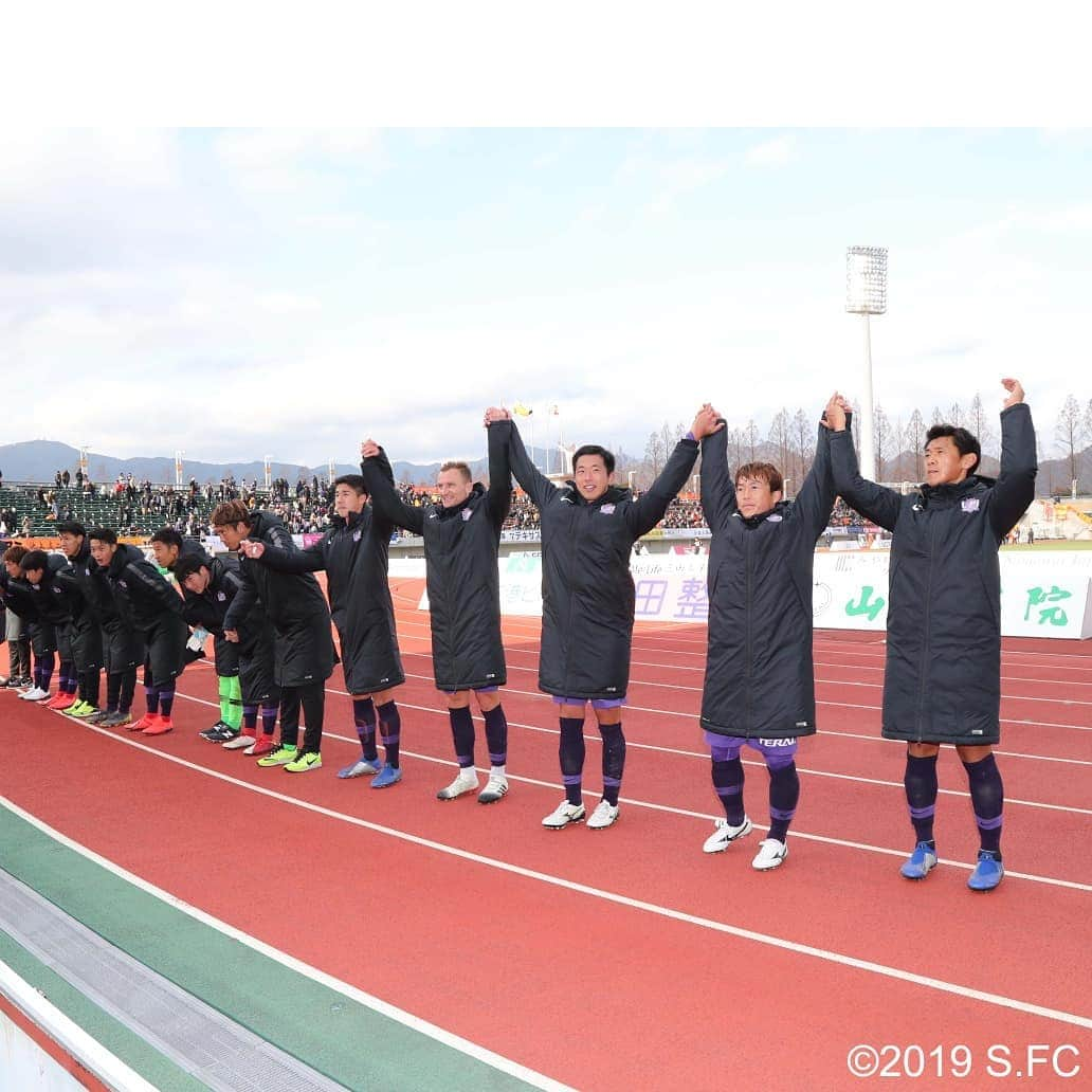 サンフレッチェ広島さんのインスタグラム写真 - (サンフレッチェ広島Instagram)「⚽Ｊリーグプレシーズンマッチ　ｉｎ　山口⚽ 【試合結果】レノファ山口ＦＣ　０－１　サンフレッチェ広島 【得点者】５５分　柴﨑晃誠（０－１）  たくさんのご声援、ありがとうございました🙇  #井林章選手 #松本大弥選手  #森島司選手 #東俊希選手 #城福浩監督 #パトリック選手 #柴崎晃誠選手 #sanfrecce #ICHIGAN」2月11日 18時23分 - sanfrecce.official