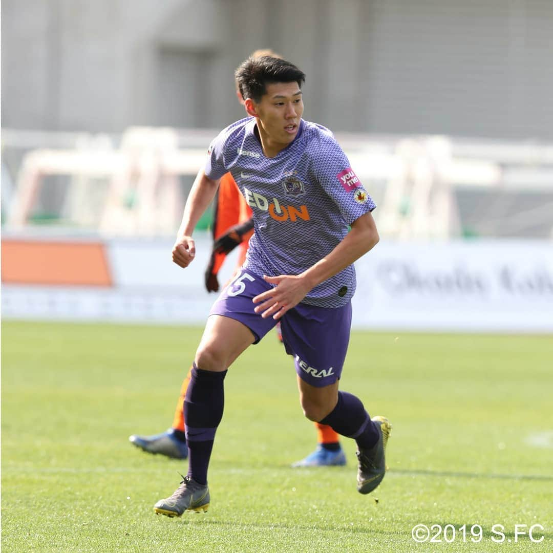 サンフレッチェ広島さんのインスタグラム写真 - (サンフレッチェ広島Instagram)「⚽Ｊリーグプレシーズンマッチ　ｉｎ　山口⚽ 【試合結果】レノファ山口ＦＣ　０－１　サンフレッチェ広島 【得点者】５５分　柴﨑晃誠（０－１）  たくさんのご声援、ありがとうございました🙇  #井林章選手 #松本大弥選手  #森島司選手 #東俊希選手 #城福浩監督 #パトリック選手 #柴崎晃誠選手 #sanfrecce #ICHIGAN」2月11日 18時23分 - sanfrecce.official