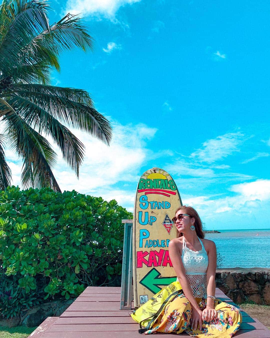 羽石杏奈さんのインスタグラム写真 - (羽石杏奈Instagram)「sometimes it’s better to let go. #goyourownway  明日から数年ぶりに訪れる、わくわくする2ヶ国への旅✈︎ 今からパッキング！久々に大好きなファッションしよーっと🥳♡ photo in #hawaii #oahu #northshore #northshorehawaii #bluesky #palmstree #ootd #island #islandfashion #islandgirl #surf #surfer #surfergirl #beach #homesweethome #hawaiian #feellove #love #lovetravel #worldtraveler #808 #ハワイ」2月11日 19時05分 - hawaiianna913