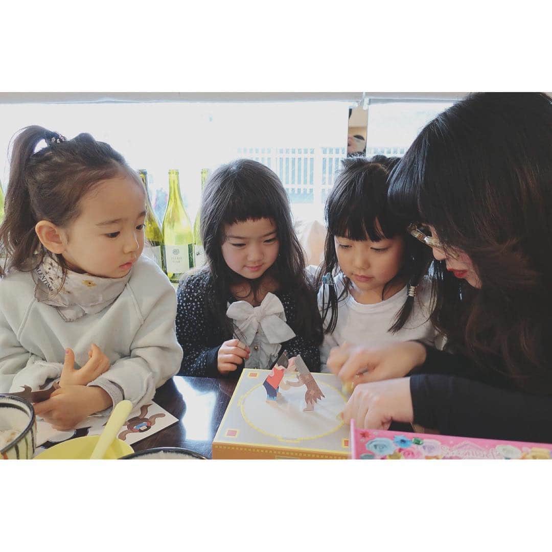 佐々木希さんのインスタグラム写真 - (佐々木希Instagram)「happy姉さん happy兄さん達 幸せなひと時をありがとう🐥💕 このメンバーとの会は 毎度心が豊かになる。 有難い🐥  #人生の先輩達」2月11日 19時15分 - nozomisasaki_official