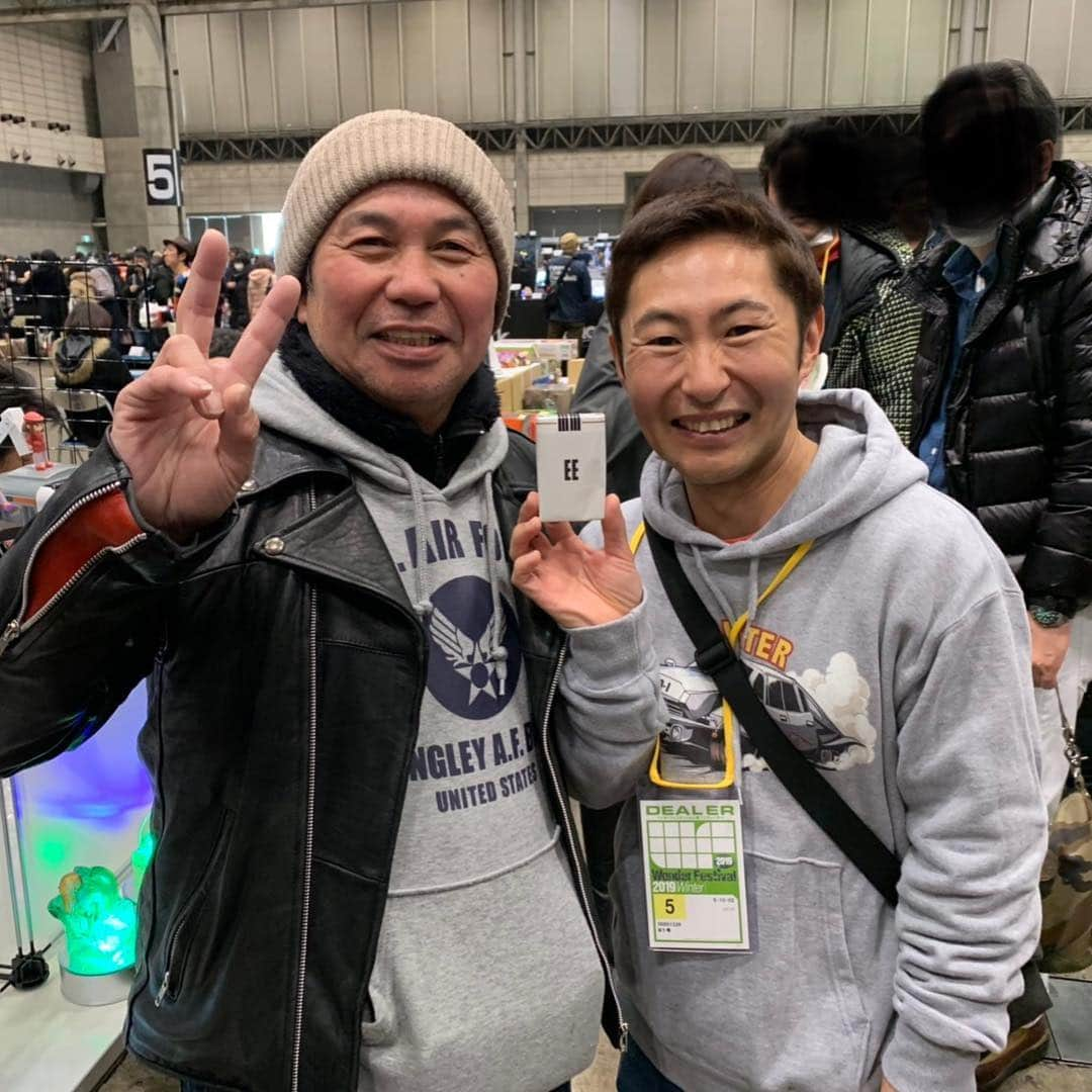 なべやかんさんのインスタグラム写真 - (なべやかんInstagram)「シャンハイ山本さんからのプレゼント。 メトロン星人のタバコ。 タバコを割ると赤い玉が出てくるそうだ。 赤い玉は、梅仁丹だよ。  #メトロン星人  #シャンハイ山本さん」2月11日 19時49分 - yakan_nabe