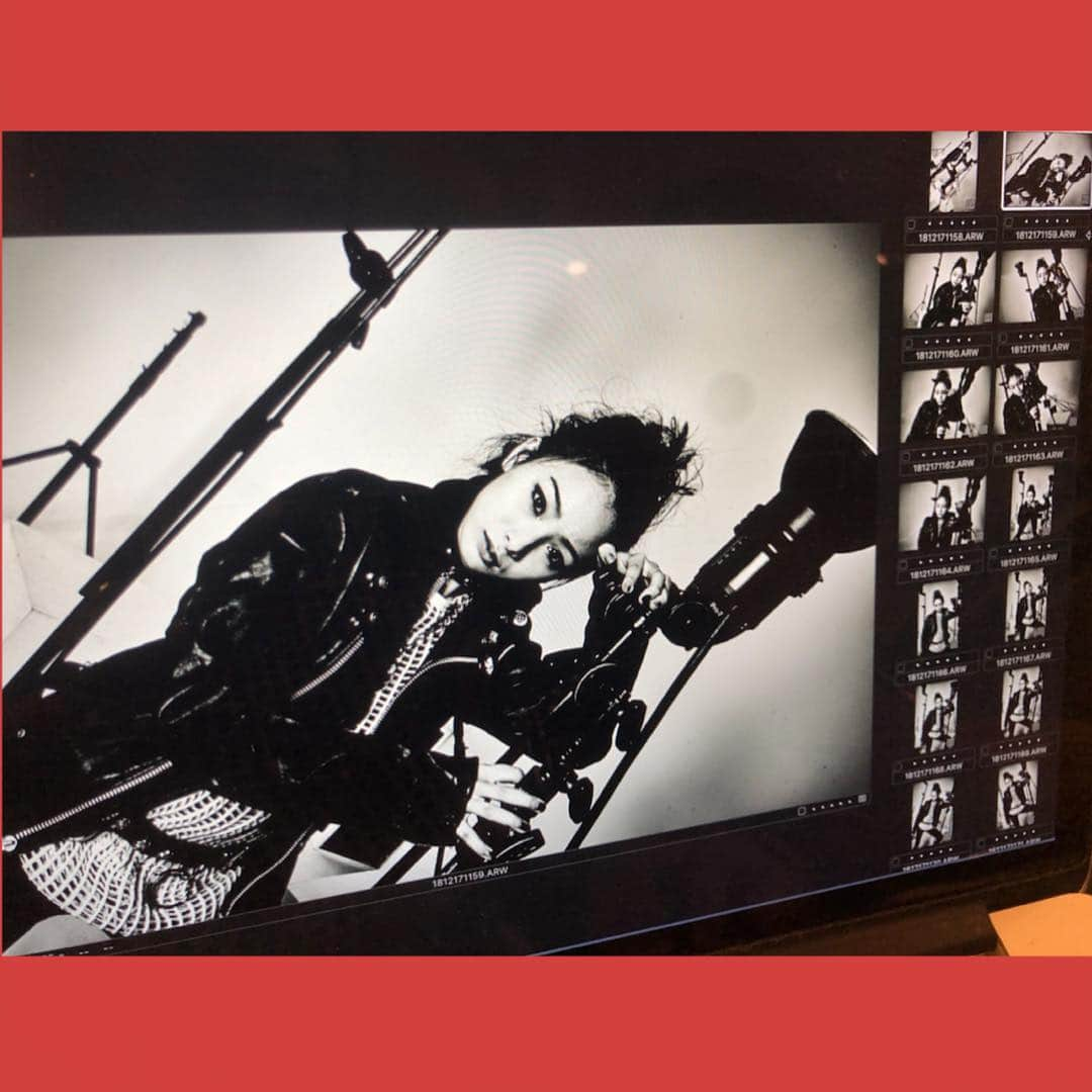 梅山恋和さんのインスタグラム写真 - (梅山恋和Instagram)「#557 #MARQUEE #マーキー #発売中Vol.131 #70'sロンドンパンク #連載✨ #すごい髪型 #赤 #おもち映え」2月11日 21時20分 - cocona_umeyama