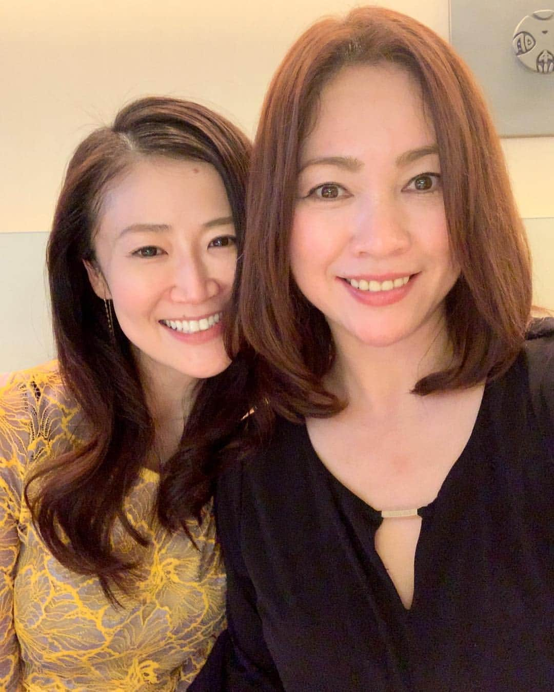 田中悦子さんのインスタグラム写真 - (田中悦子Instagram)「美魔女仲間と😘⠀ 話すわ、食べるわ、撮るわで忙しくワイワイ楽しく過ごしてきました😍🍓⠀ 皆、ほんとに美しい😍🥰⠀ ⠀  #美魔女 #美魔女仲間 #美魔女同期 #イチゴパフェ #銀座文明堂カフェ  #followme」2月11日 21時31分 - etsuko.reborn25