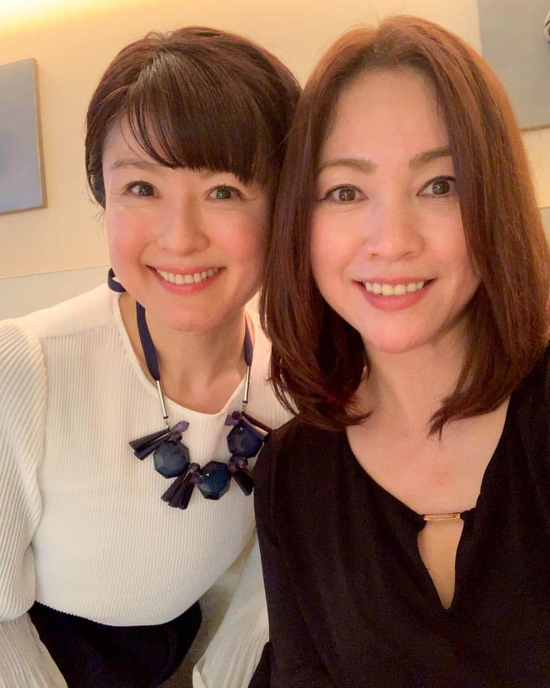 田中悦子さんのインスタグラム写真 - (田中悦子Instagram)「美魔女仲間と😘⠀ 話すわ、食べるわ、撮るわで忙しくワイワイ楽しく過ごしてきました😍🍓⠀ 皆、ほんとに美しい😍🥰⠀ ⠀  #美魔女 #美魔女仲間 #美魔女同期 #イチゴパフェ #銀座文明堂カフェ  #followme」2月11日 21時31分 - etsuko.reborn25