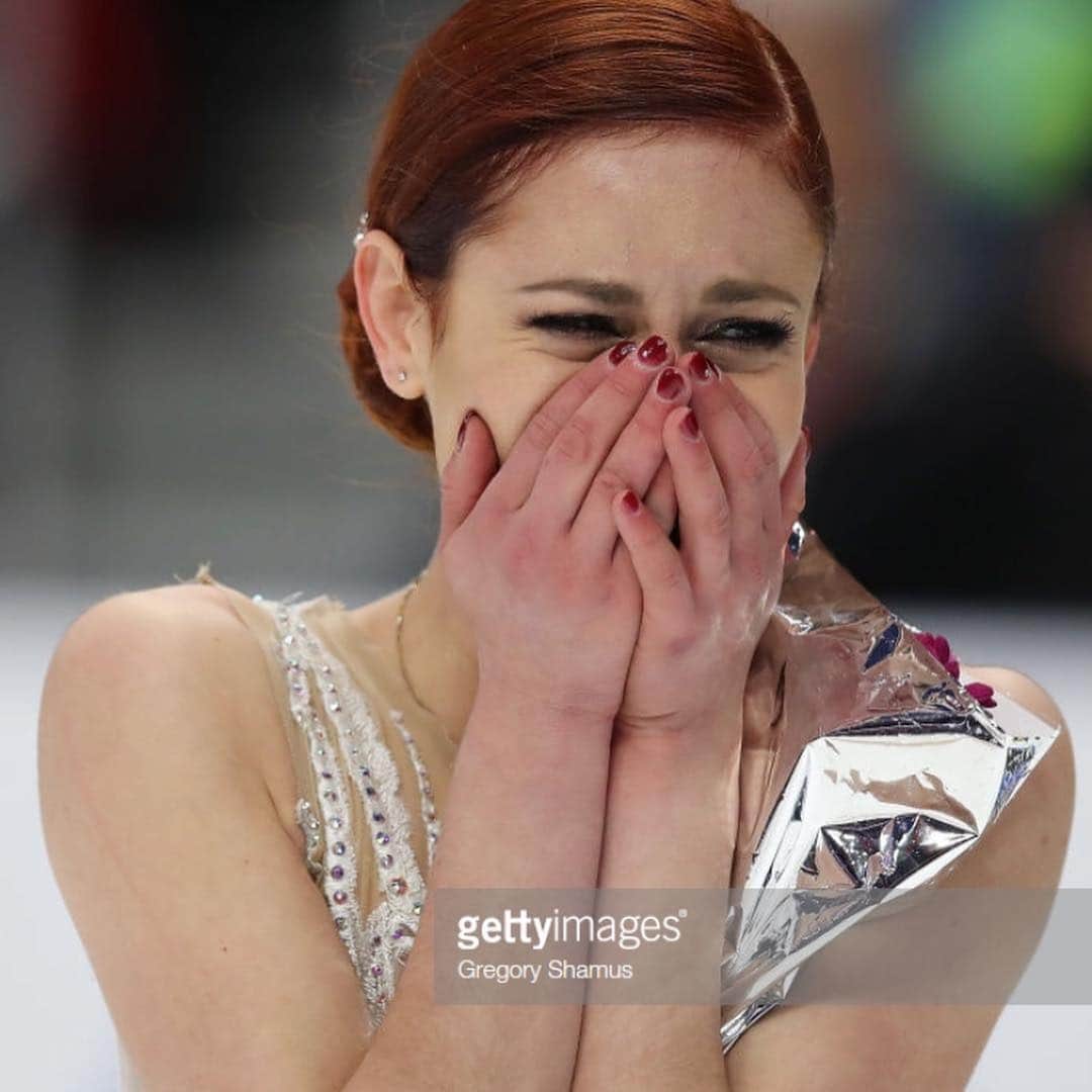 タラ・ケインのインスタグラム：「The bitter and the sweet. ⠀⠀⠀⠀⠀⠀⠀⠀⠀ ⠀⠀⠀⠀⠀⠀⠀⠀⠀ This season we have had a lot of ups and downs, luckily for me, it has felt like mostly ups but unfortunately, the downs were mostly captured on camera and in front of an audience. I’ve experienced more personal growth over the last 6 months than I have in years and Danny and l have started to take the initial steps to push past our comfort zone. Despite this, I have to keep reminding myself that healing is not linear and neither is success. ⠀⠀⠀⠀⠀⠀⠀⠀⠀ Shout out to Getty images for supplying this sweet photo of me mid-mental break down (hey girl, it happens, I’m working on it). Bigger shout out to my coaches, Dalilah & Larry for seeing that face all the time and being like “hey its cool, you a little nuts but we’ll help you through it”, Danny for sticking with me and for all of my friends....all three of you. ⠀⠀⠀⠀⠀⠀⠀⠀⠀ ⠀⠀⠀⠀⠀⠀⠀⠀⠀ Xoxo, gossip girl. 😘 ⠀⠀⠀⠀⠀⠀⠀⠀⠀ ⠀⠀⠀⠀⠀⠀⠀⠀⠀ #wegetup #lol #hadtogetupalot #actuallydidntgoupatallsometimes #figureskating」