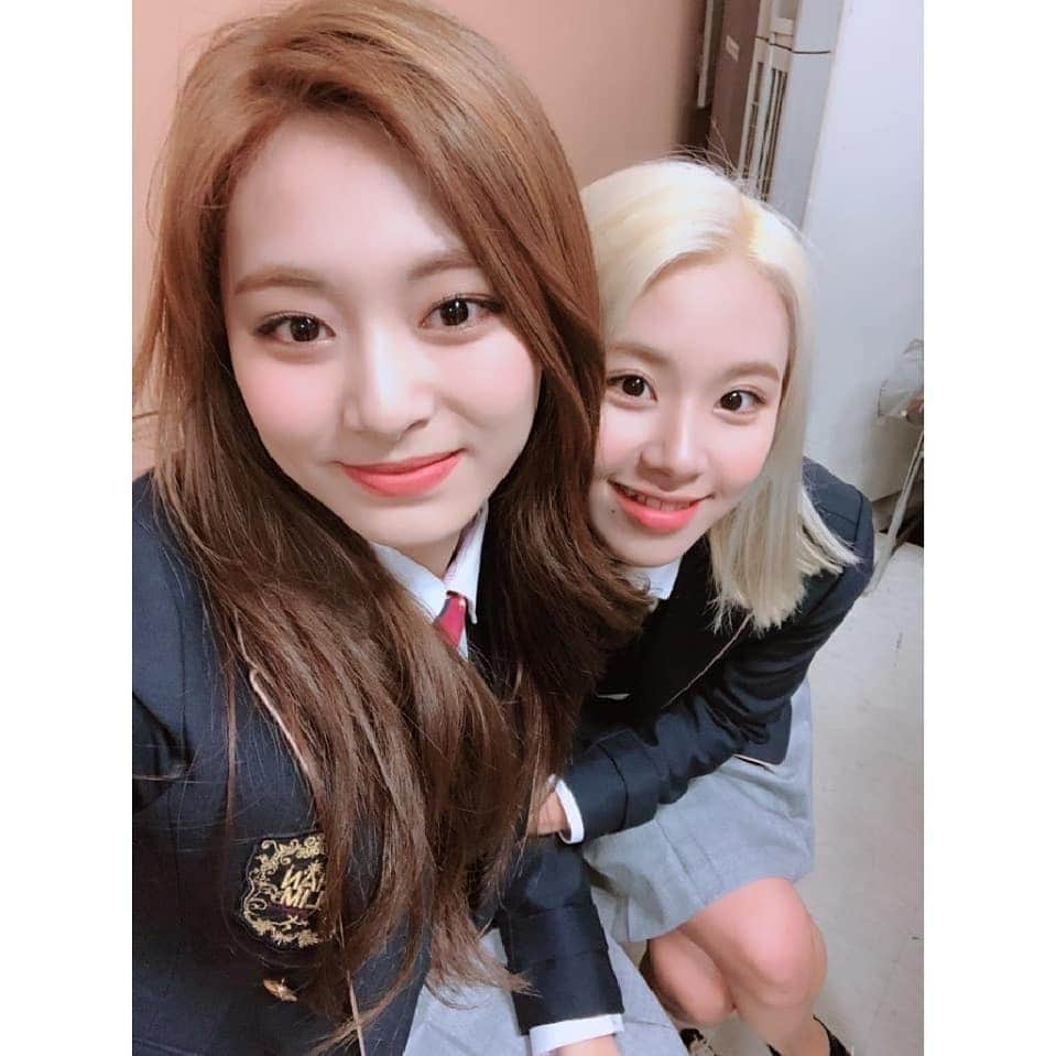 TWICEさんのインスタグラム写真 - (TWICEInstagram)「마지막 교복사진 많이 많이~~~」2月12日 11時38分 - twicetagram