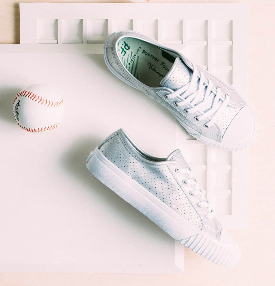 PFフライヤーズのインスタグラム：「SHEEN QUEEN | Shine on in this season's newest Centers.」