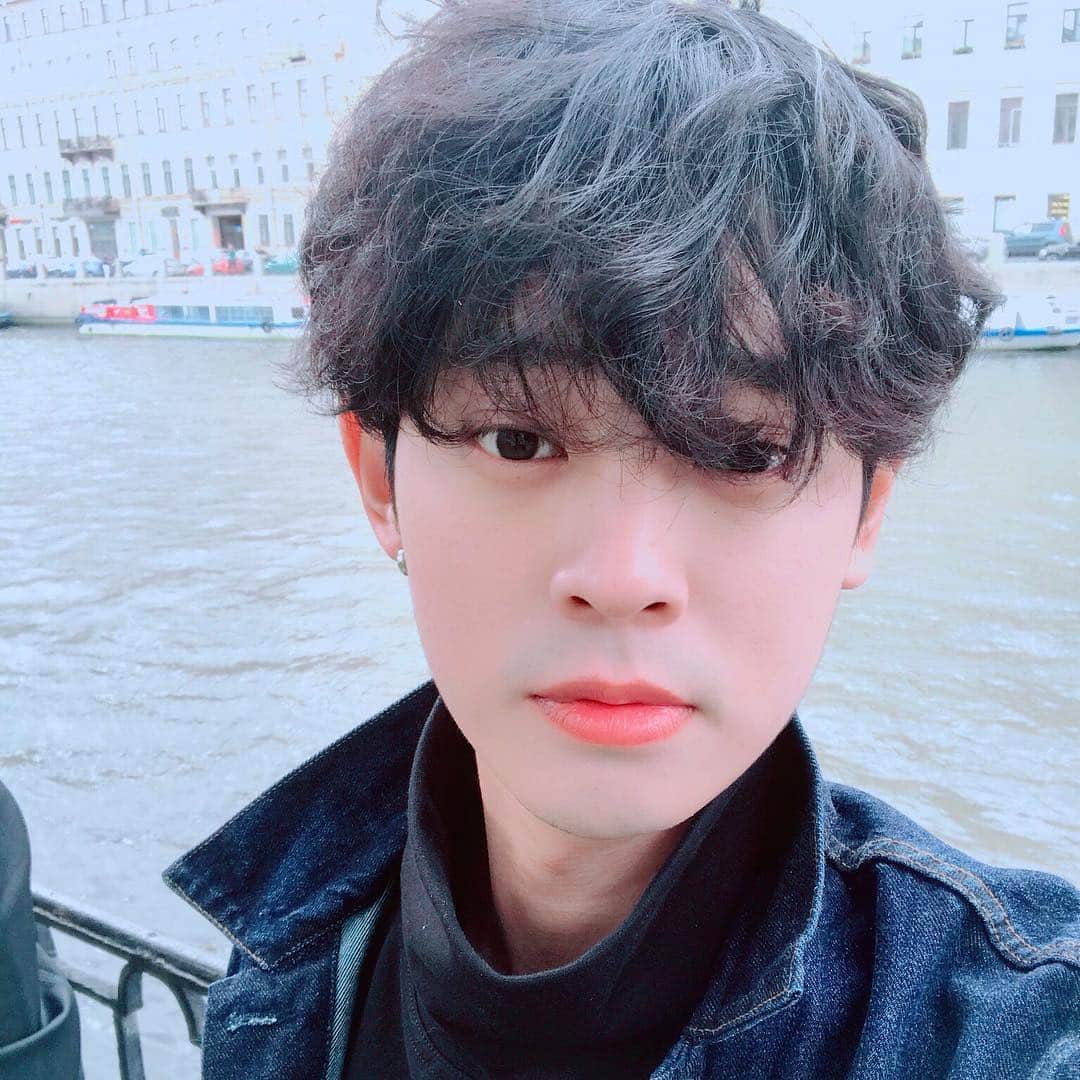 チョン･ジュニョンのインスタグラム：「머리 짜른척 🤗🤗 #past」