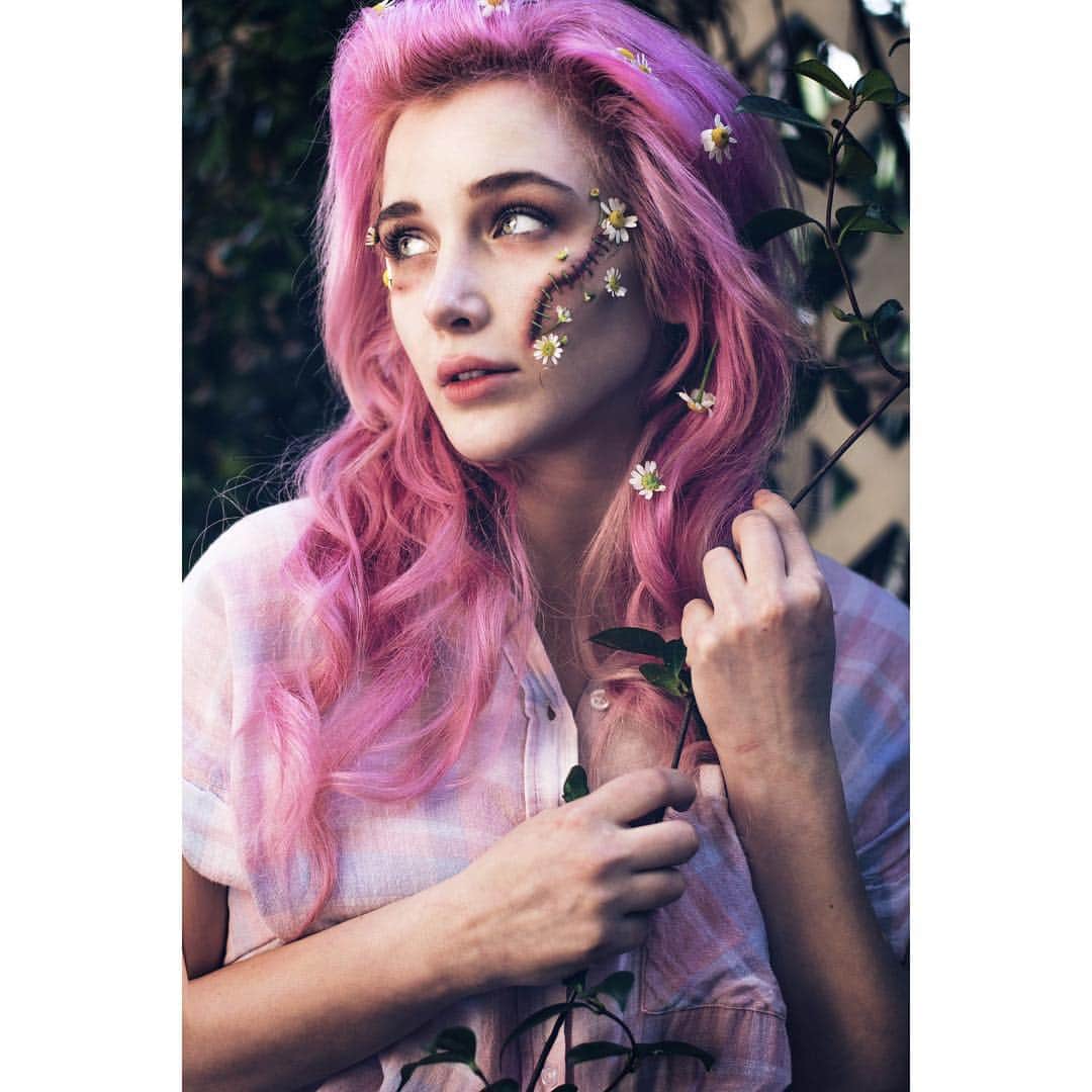 タイラー・ピアースのインスタグラム：「Sometimes I question my sanity but the unicorn and gummy bears told me I’m fine. . . . #photography #darkart #vibes  #concept conceptualart #photoart #artist #grunge #tocka #crazy #darkartphotography #create #makeupartist」