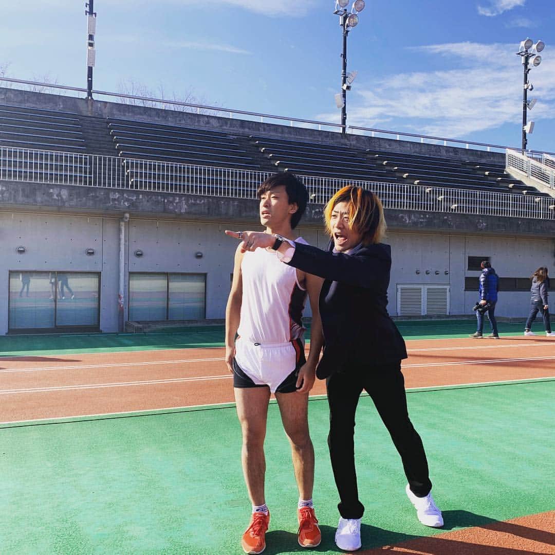 としみつのインスタグラム：「皆んなこの動画見てくれた？？ YouTubeの広告にもなってますので是非チェックしてください！  https://youtu.be/DrTXmZfgeDE  画像は、レース直前の選手と監督の様子です🏃‍♂️ #日本赤十字社 #献血 #東海オンエア (インスタはモールス投稿じゃなくていいからこっち更新します笑)」