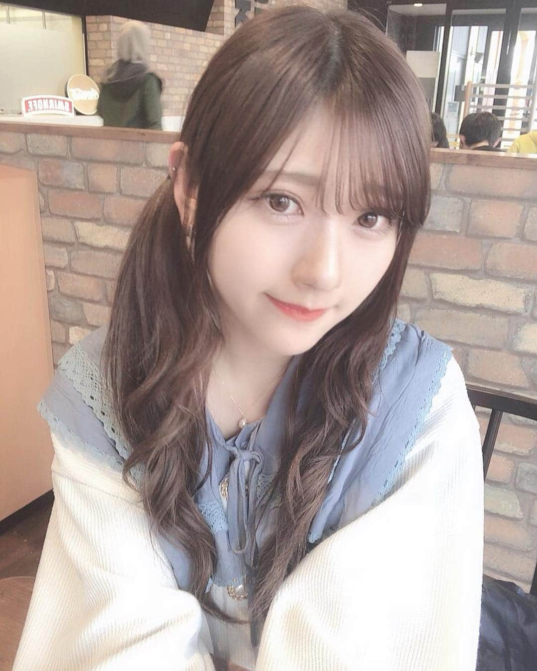 山田麻莉奈さんのインスタグラム写真 - (山田麻莉奈Instagram)「. 最近全然更新出来てなかったので この前の富士急のお写真載せる( ' ' ) . 珍しく黒じゃないお洋服着てたから マネージャーさんに驚かれました(？) シナモンカラー／о・ω・о＼ 💙 . またブルーのエクステつけたいなー。💎 . .」2月12日 20時20分 - marina.yamada_324