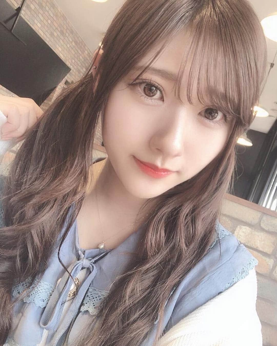 山田麻莉奈さんのインスタグラム写真 - (山田麻莉奈Instagram)「. 最近全然更新出来てなかったので この前の富士急のお写真載せる( ' ' ) . 珍しく黒じゃないお洋服着てたから マネージャーさんに驚かれました(？) シナモンカラー／о・ω・о＼ 💙 . またブルーのエクステつけたいなー。💎 . .」2月12日 20時20分 - marina.yamada_324