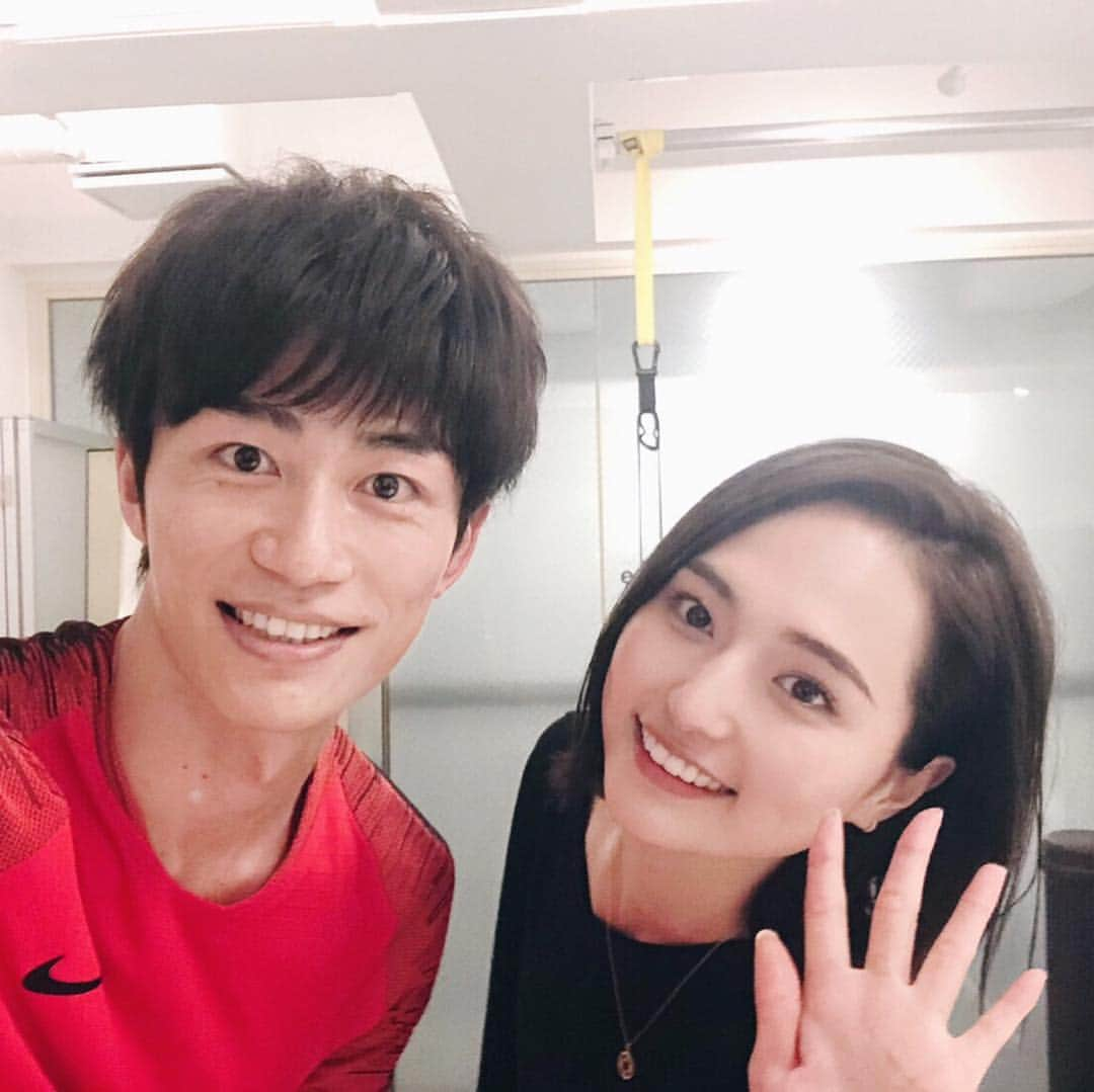 山賀琴子さんのインスタグラム写真 - (山賀琴子Instagram)「そろそろ 自分の体と向き合う時がきた…！ ということで、トレーニング始めました。 がんばろ🔥😭🙏🏻 #バキバキの腹筋ではなくてくびれが欲しいです」2月12日 20時37分 - kotokoyamaga