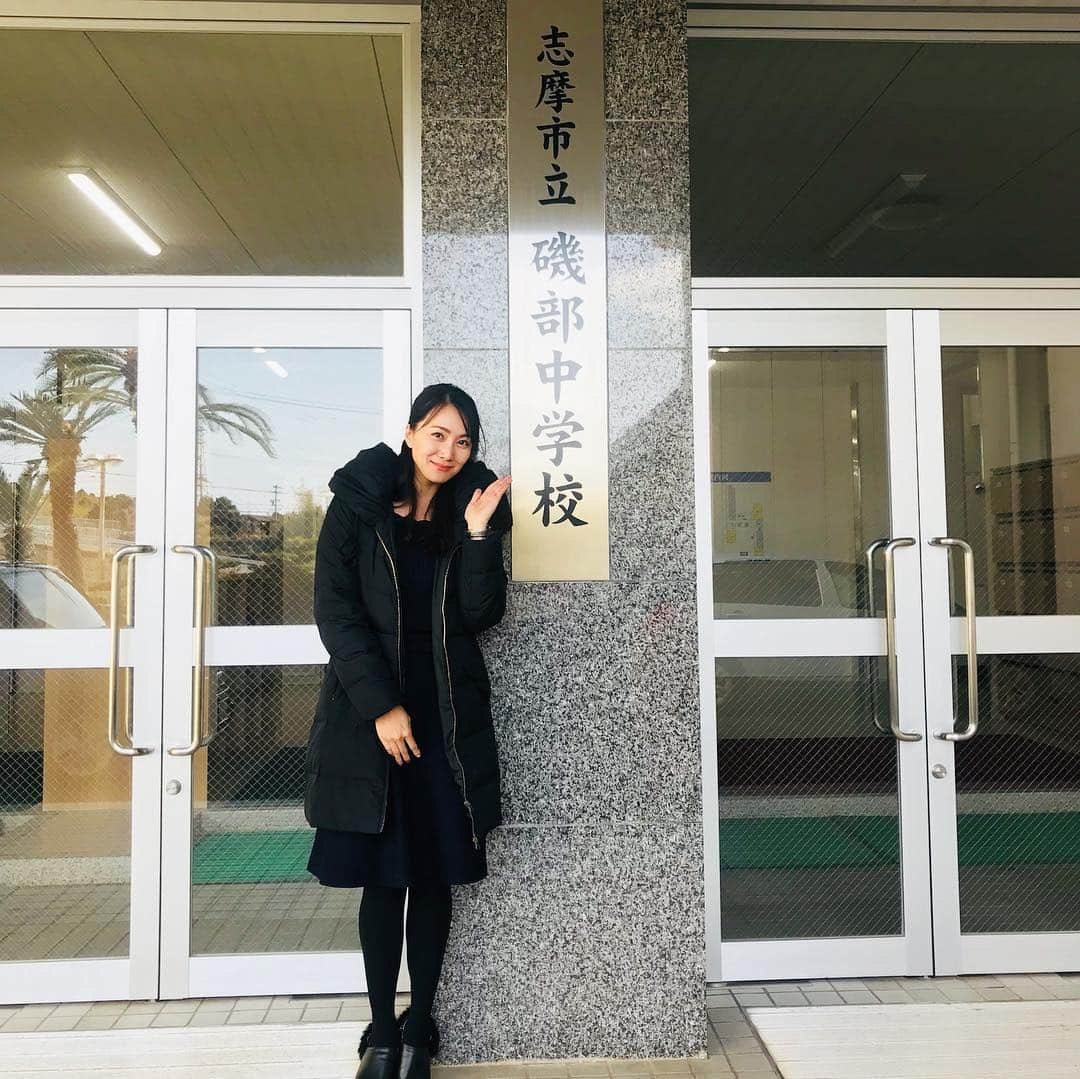 崎山一葉さんのインスタグラム写真 - (崎山一葉Instagram)「三重県志摩市に伺いました🤩  1時間の授業はあっという間‼︎ 実りある修学旅行になりますように…✨」2月12日 12時19分 - kazuha_sakiyama