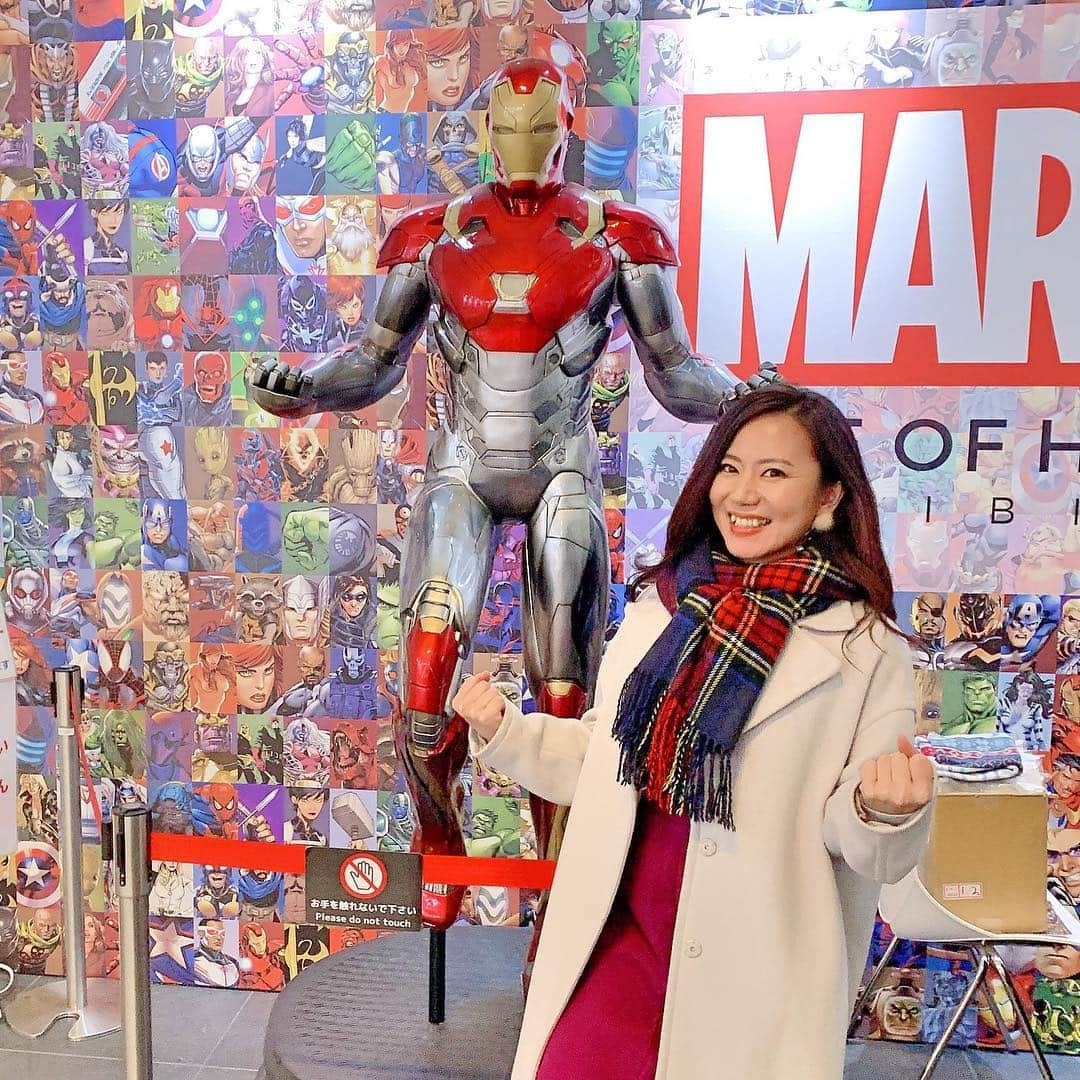 長嶺菜菜子さんのインスタグラム写真 - (長嶺菜菜子Instagram)「大好きなマーベル展に行ってきた(♡︎ˊ艸ˋ♡︎) . . マーベルシリーズのヒーロー映画 好きなんだよね( ˭̵̵̵̵͈́◡︎˭̵̵̵͈̀ )ˉ̞̭ . . 特に好きなのは マイティーソー . ソーがイケメン過ぎる . ブラックウィドウも女性としてカッコよすぎる . . マーベル映画シリーズの アベンジャーズは 時系列に観ないと混乱する🤣🤣 . 作品と作品がリンクしてたり 話が繋がったりする . だから面白いのもある😍 . . 毎回新作が出るの楽しみだけど . 主人公や登場人物の名前を覚えるのが苦手な私にとって 毎回思い出すのに苦労してる笑笑 . . 3月公開のキャプテン マーベル🦸‍♀️が待ち遠しい❤️ . . #マーベル展 #グランフロント大阪 #マーベル好きにはたまらん #marvel #アベンジャーズ #アベンジャーズシリーズ好き #映画好き #アメコミ #DCよりもマーベル #マイティーソー #ブラックウィドウ #アベンジャーズ制覇 #うちなんちゅ #沖縄出身 #八重歯 #でこっぱち」2月12日 12時38分 - na7co0422