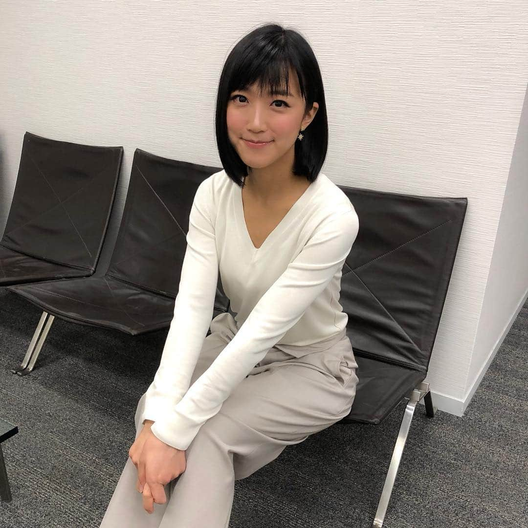 竹内由恵さんのインスタグラム写真 - (竹内由恵Instagram)「先週の衣装です^_^１枚目のワンピースは個人的にも欲しいなと気になりました♩よかったら参考にしてください！ １枚目 ワンピース BEIGE ,(ベイジ, ) ￼２枚目 ニット・パンツ BEIGE, (ベイジ, ) ￼３枚目 ニット・パンツ BEIGE, (ベイジ, ) ￼４枚目 ニット・スカート 7-IDconcept.(セブンアイディーコンセプト) ５枚目 ワンピース BEIGE, (ベイジ, ) #アナウンサー衣装#beige #7idconcept」2月12日 14時47分 - yoshie0takeuchi