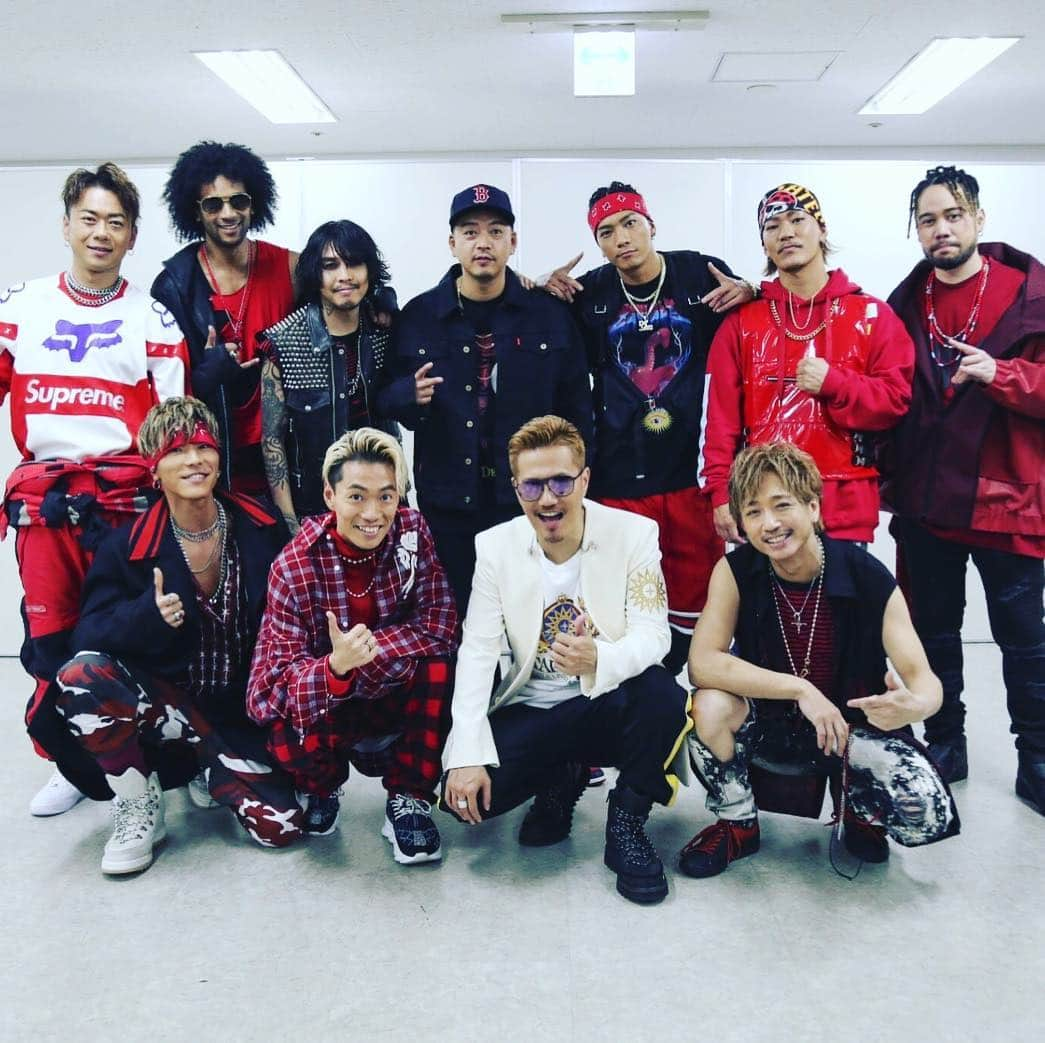 KAZUKIさんのインスタグラム写真 - (KAZUKIInstagram)「EXILE LIVE TOUR STAR OF WISH🔥ファイナルにRED SOUL BLUE DRAGONを京セラドームで披露させて頂きました！！ こんなに光栄な事は無い… @exile_atsushi_official さん @jayed_official さん @mabu_mb さん 本当にありがとうございました！！ #額にいれて飾る」2月12日 16時13分 - di_kazuki_official