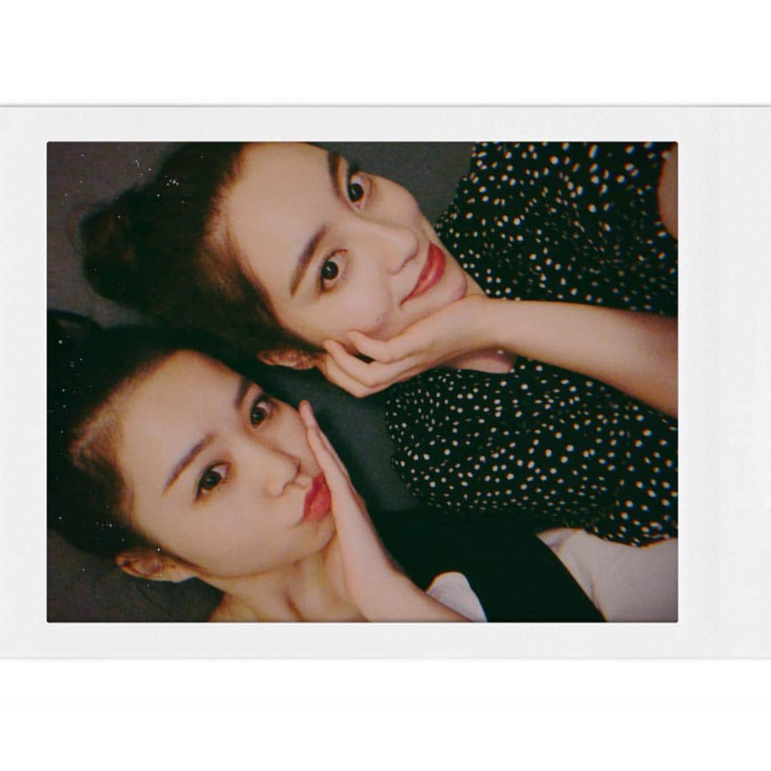 鍋谷真子のインスタグラム：「顎に手起きがち。💭🥺♥︎笑 #📸 #🚅 #✈️ 1番よく会ってるけど普段全然写真撮らないからたまには🕴🏻笑」