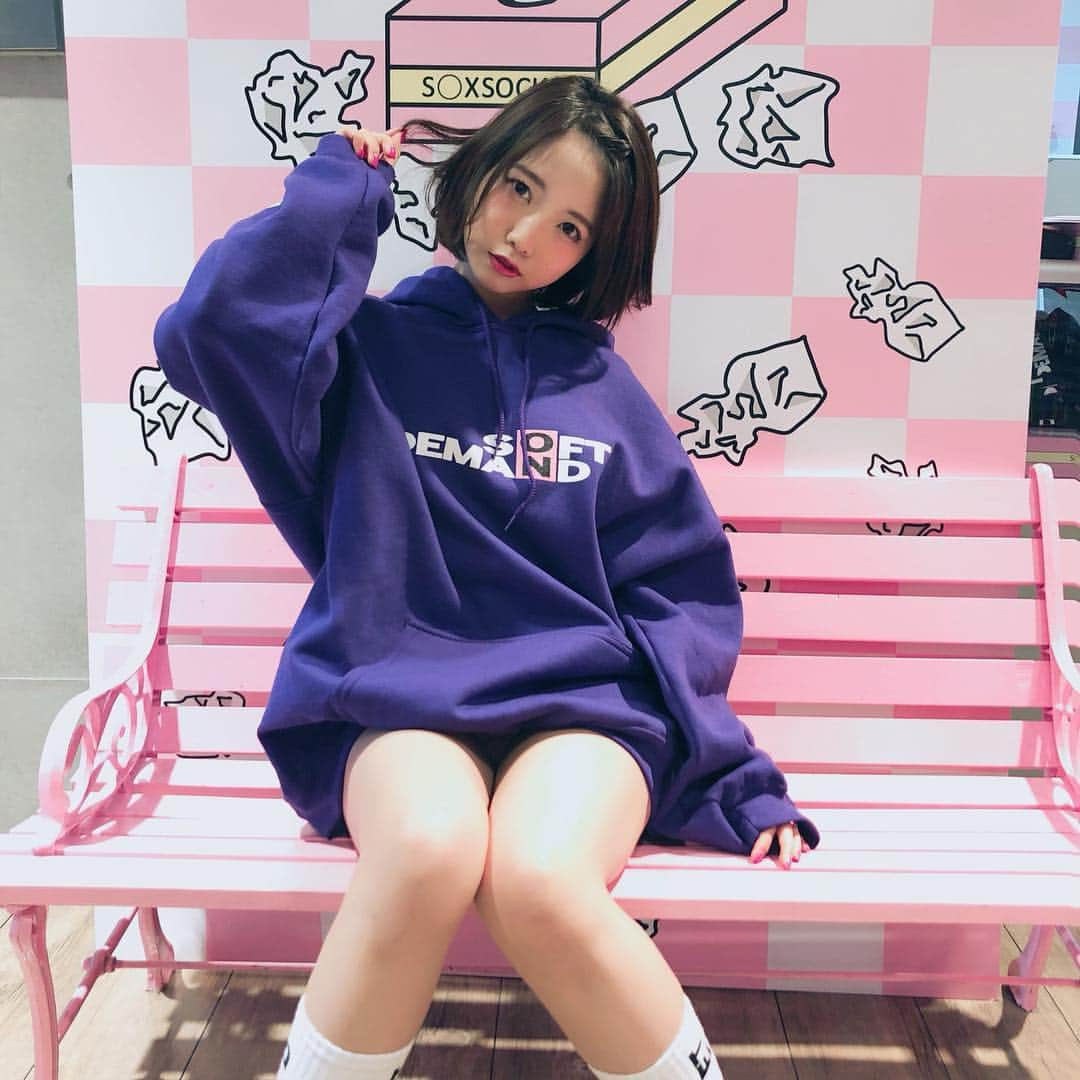 戸田真琴さんのインスタグラム写真 - (戸田真琴Instagram)「🐈 #soxsocks #softondemand #shibuya #Tokyo #ootd」2月12日 17時29分 - toda_makoto