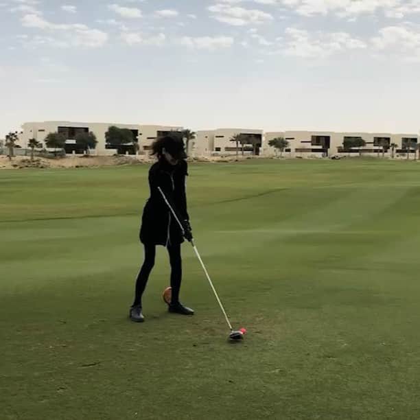のインスタグラム：「GOLF⛳️ #dubai #golf #砂漠でゴルフ #ナイスショット？ #集合写真 #谷原秀人プロ #萬田久子」