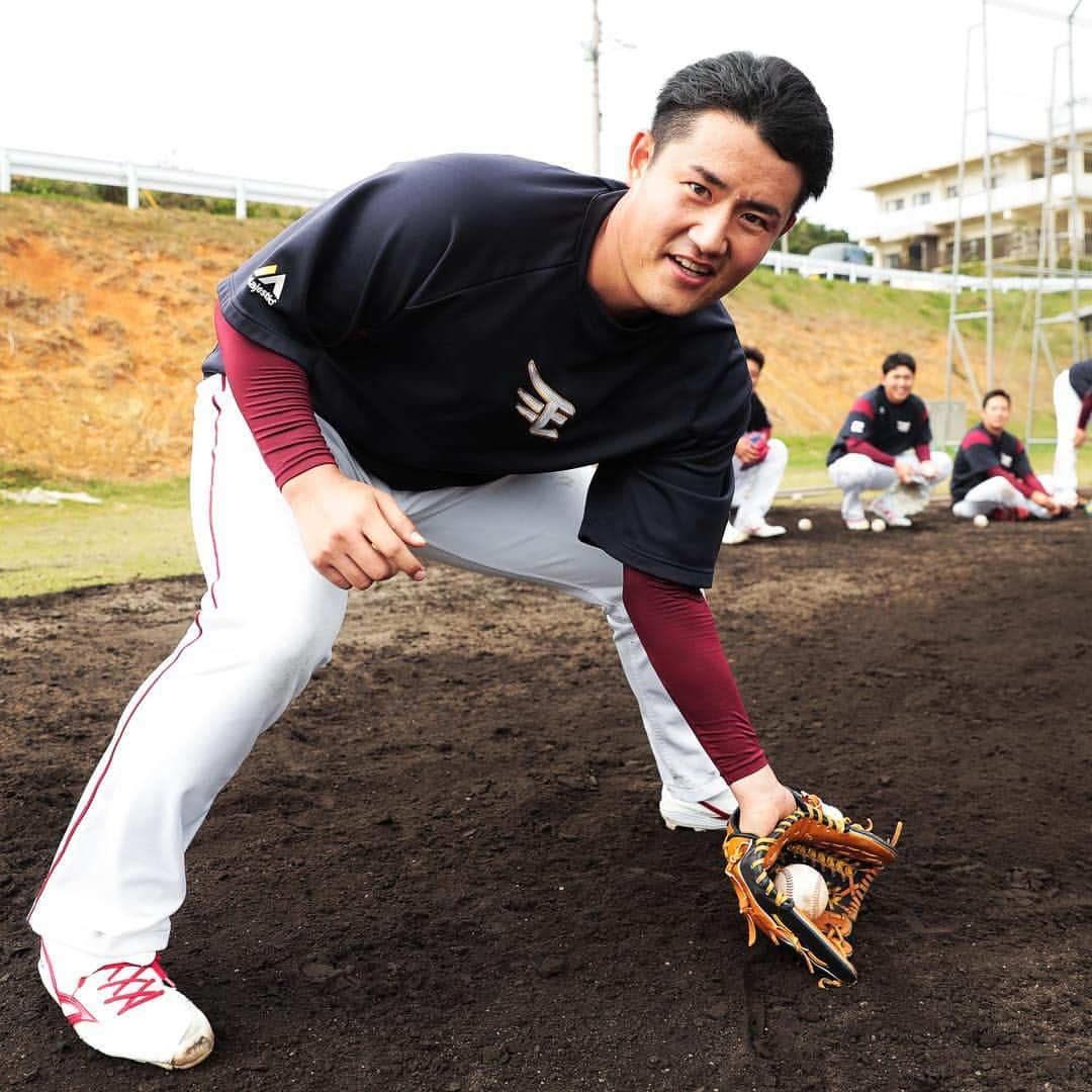 東北楽天ゴールデンイーグルスさんのインスタグラム写真 - (東北楽天ゴールデンイーグルスInstagram)「⚾️ 今日も一生懸命な投手陣を 凄く近くでご覧ください👀 #rakuteneagles #RESTART #日本一の東北へ #岸孝之 #福井優也 #福山博之 #弓削隼人  #松井裕樹 #古川侑利  #近藤弘樹  #渡邊佑樹 #西口直人  #藤平尚真」2月12日 18時35分 - rakuten_eagles