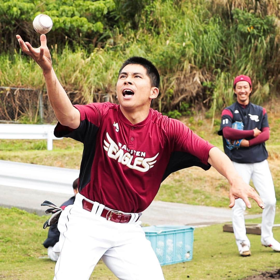 東北楽天ゴールデンイーグルスさんのインスタグラム写真 - (東北楽天ゴールデンイーグルスInstagram)「⚾️ 今日も一生懸命な投手陣を 凄く近くでご覧ください👀 #rakuteneagles #RESTART #日本一の東北へ #岸孝之 #福井優也 #福山博之 #弓削隼人  #松井裕樹 #古川侑利  #近藤弘樹  #渡邊佑樹 #西口直人  #藤平尚真」2月12日 18時35分 - rakuten_eagles