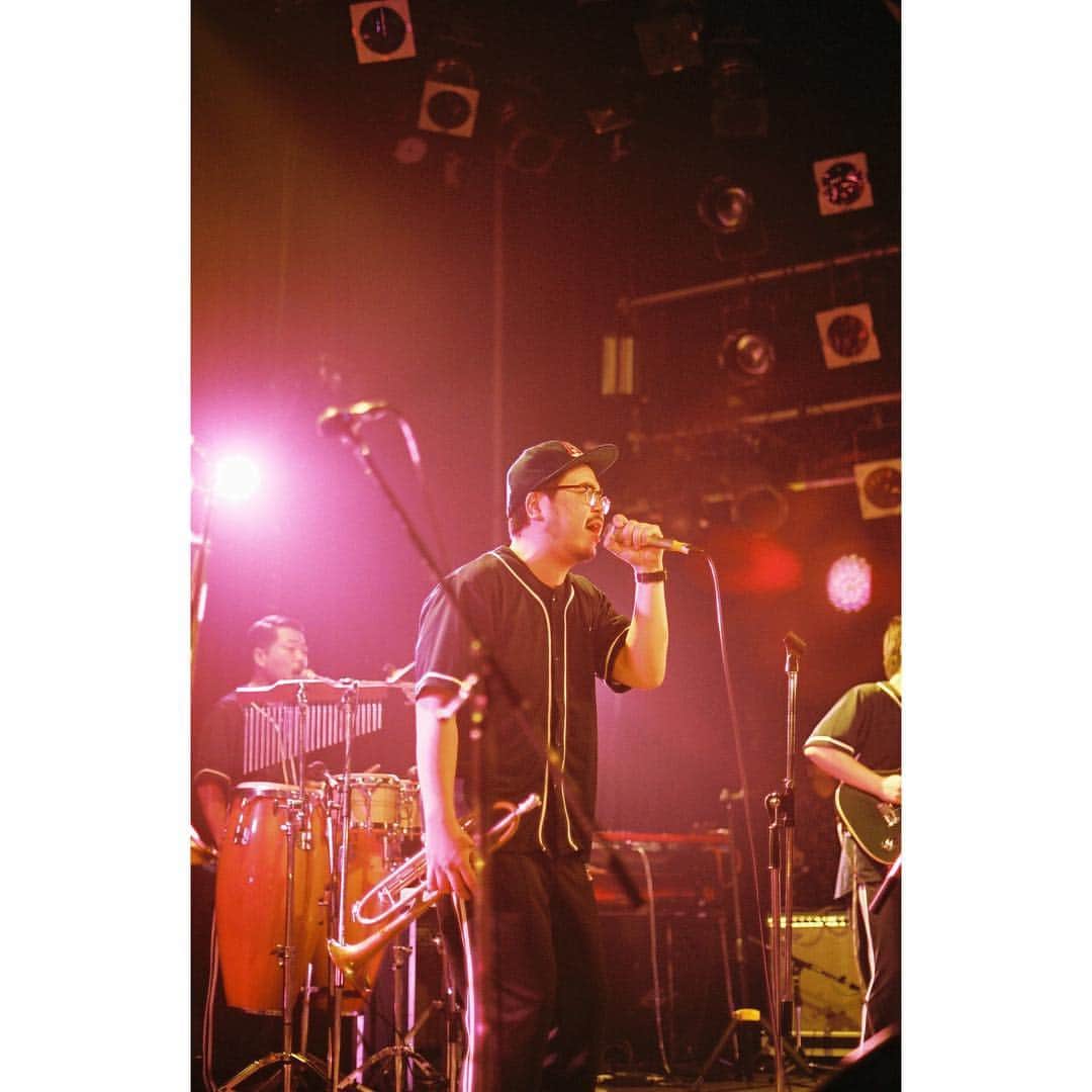 のインスタグラム：「🎺🎺🎺 . 福岡、鹿児島でのライブ、最高でした！ どちらのイベントも本当に雰囲気が最高で、お客さんも沢山、反応も最高で、本当に嬉しかったです！ またすぐにいきます！！ 主催の皆さんも本当にありがとうございました！ . 福岡Erectionチーム @daiki_erec @sandoron_ @shotaromurase  鹿児島STIRチーム @tatsumaaaa @rikpd_m @stir_kagoshima . 📸 @39tats . . #思い出野郎aチーム  #カクバリズム」