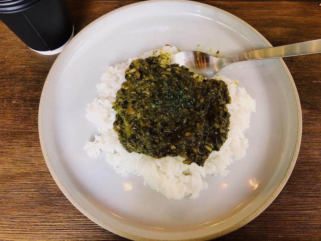 小口桃子さんのインスタグラム写真 - (小口桃子Instagram)「12月にIKIBAで食べた葉野菜のカレーとスリランカカレー絶品だったし、青藍はさっぱりした副菜たっぷりで最高だったし旧ヤムは安定の美味しさ🍛相変わらず美味しいカレー探し求めてる。 #curry#currystagram#spicecurry#旧ヤム邸シモキタ荘#スパイスカレー青藍#ikiba」2月12日 19時24分 - momoko_oguchi