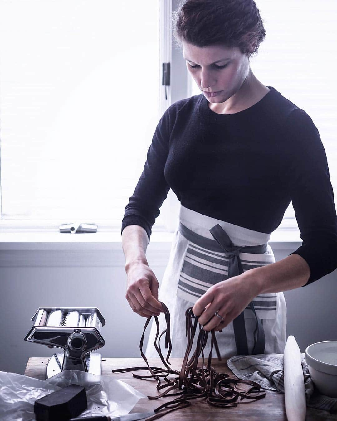 Krissyのインスタグラム：「if you are looking for a valentines inspired dish I’ve put a link in profile to this savory chocolate pasta with toasted hazelnuts in a brown butter sauce from the blog archives . It’s an exceptionally fun recipe to make in that satisfying hands-on sort of way, for two or for a group. I prefer it eaten from a deep bowl perched on my lap, fireside with a glass of red . Ps - there is an itty bitty Ruairí baby bump in this photo from last year . . . . . #gatheringslikethese #flashesofdelight #thefeedfeedchocolate #livebeautifully #onthetable #f52grams #thehappynow #chocolate #magicalmoments #foodphotographer #verilymoment #huffposttaste #thekitchen #lifeandthyme #slowfood #makeitdelicious #mycommontable #forkyeah #fromwhereistand #foodstyling #onthetable」