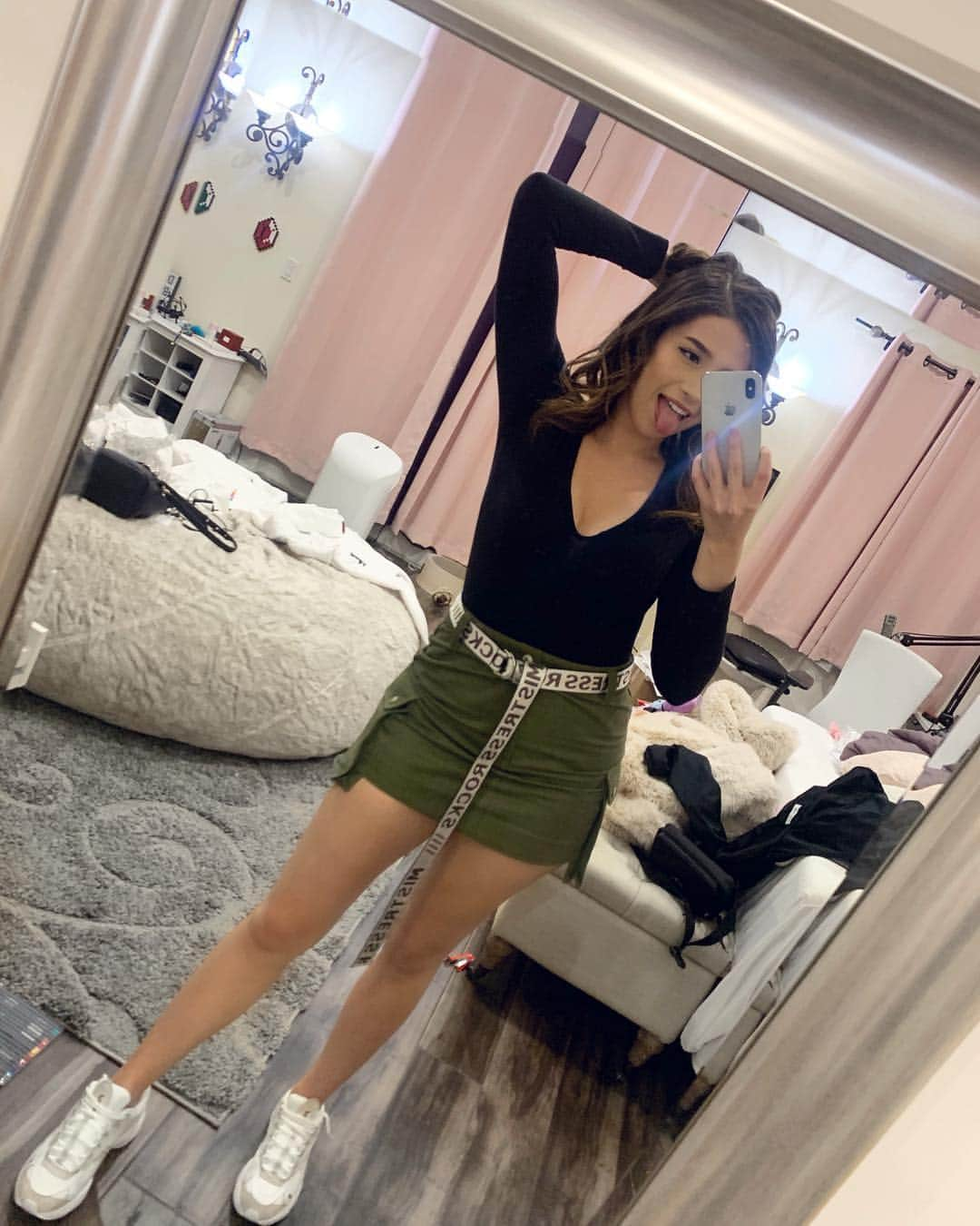 Pokimaneさんのインスタグラム写真 - (PokimaneInstagram)「the best you neva had 😋」2月13日 6時11分 - pokimanelol