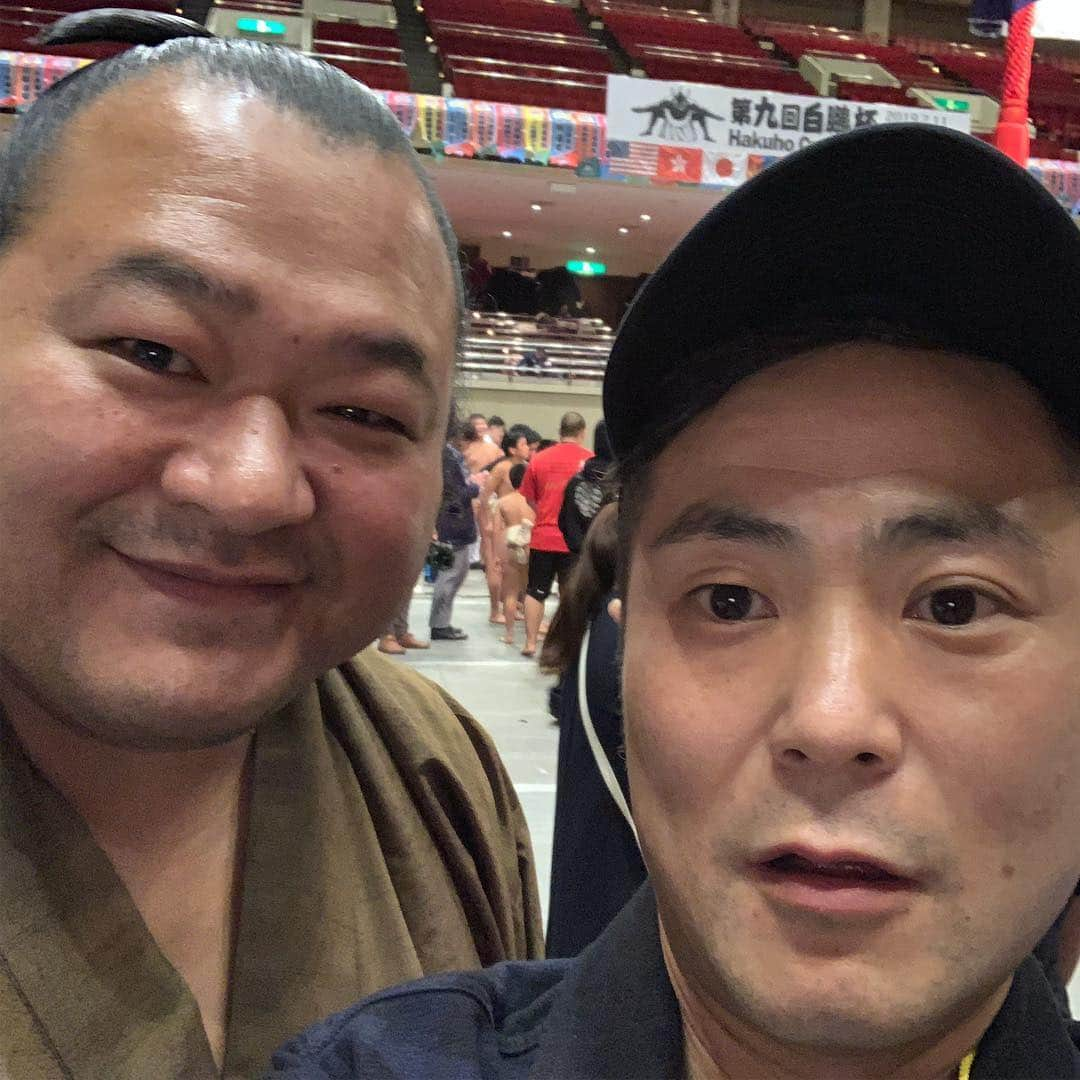 入江慎也さんのインスタグラム写真 - (入江慎也Instagram)「2019年白鵬杯  今年も将来の力士達の沢山の熱い取り組みが見れました  白鵬杯は本当に素敵な大会です  来年が楽しみです  #白鵬杯 #横綱白鵬関 #豊ノ島 関 #石浦 関 #臥牙丸 関 #炎鵬 関 #最高な大会 #横綱の隣で大会をみる #めちゃくちゃ贅沢な時間」2月13日 2時30分 - oreirie0408