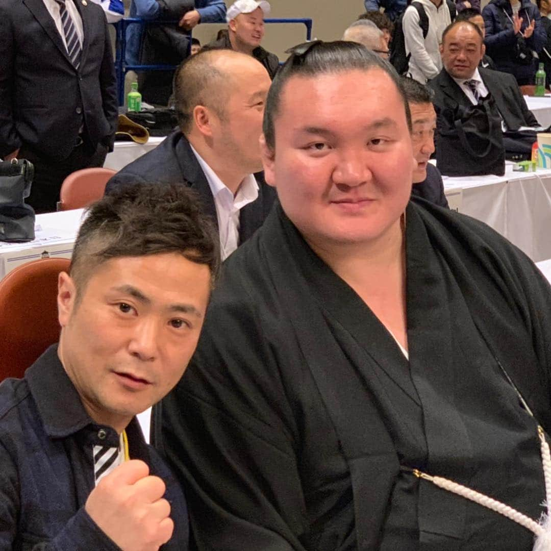 入江慎也さんのインスタグラム写真 - (入江慎也Instagram)「2019年白鵬杯  今年も将来の力士達の沢山の熱い取り組みが見れました  白鵬杯は本当に素敵な大会です  来年が楽しみです  #白鵬杯 #横綱白鵬関 #豊ノ島 関 #石浦 関 #臥牙丸 関 #炎鵬 関 #最高な大会 #横綱の隣で大会をみる #めちゃくちゃ贅沢な時間」2月13日 2時30分 - oreirie0408