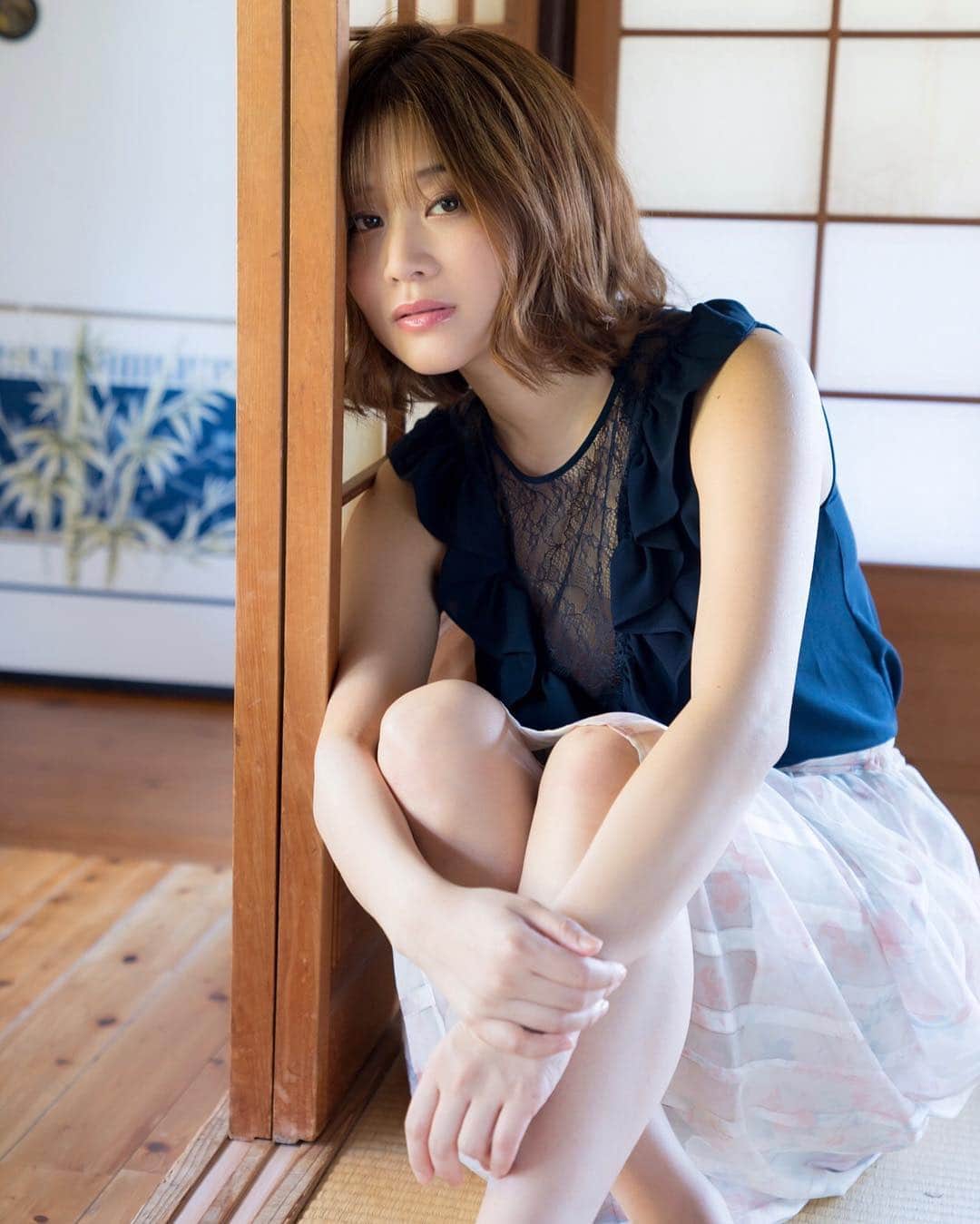 のインスタグラム：「こんにちは(● ˃̶͈̀ロ˂̶͈́)੭ꠥ⁾⁾ #2月22日発売 #12thDVD #LOVERING #オフショット #スパイスビジュアル #グラビア #撮影 #グラビア #水着 #👙 #gravure #gravureidol #japanesegirl #japaneseidol #グラビアアイドル #idol #インスタグラビア #그라비아아이돌 #그라비아 #아이돌 #일본 #수영복 #Jepang #Nganggur #Baju #Seksi #섹시 #偶像 #泳衣 #bikini #橘花凛」
