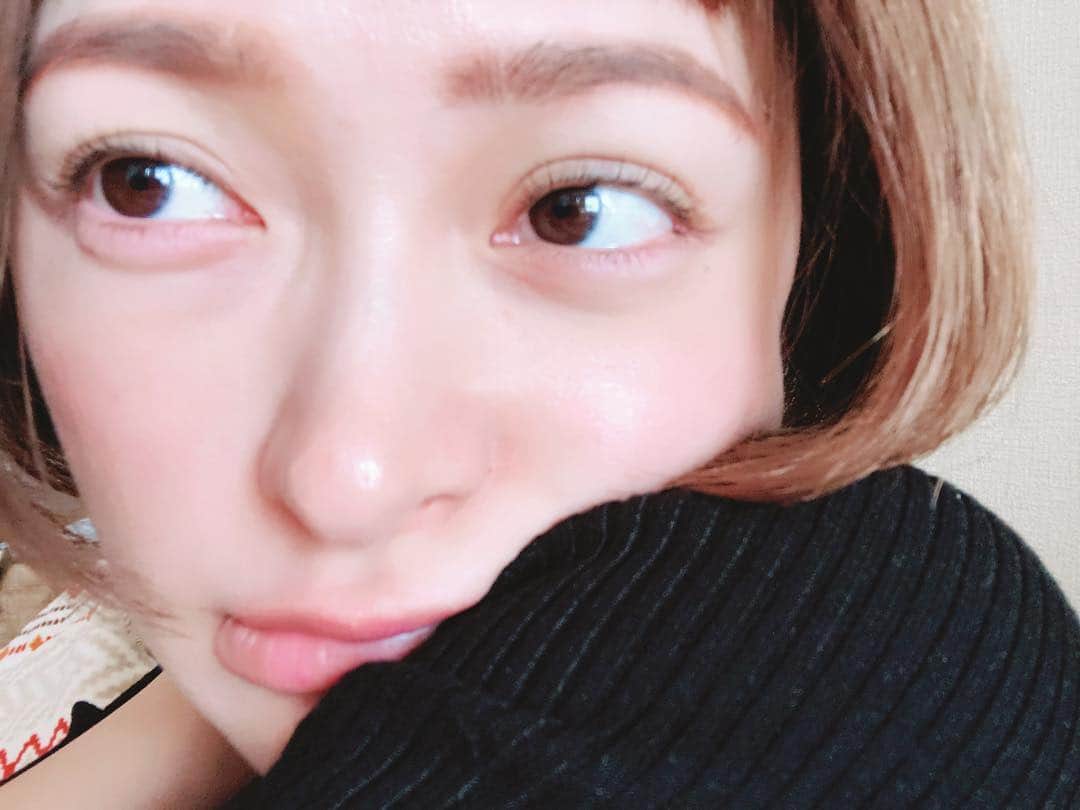 市井紗耶香さんのインスタグラム写真 - (市井紗耶香Instagram)「目が痒すぎて本日アイメイクなし。 外出するたびくしゃみ🤧も 止まらず喉も痛い  花粉よ、早く落ち着いておくれ  #ザ花粉症 #🤧」3月14日 17時09分 - sayakaichii