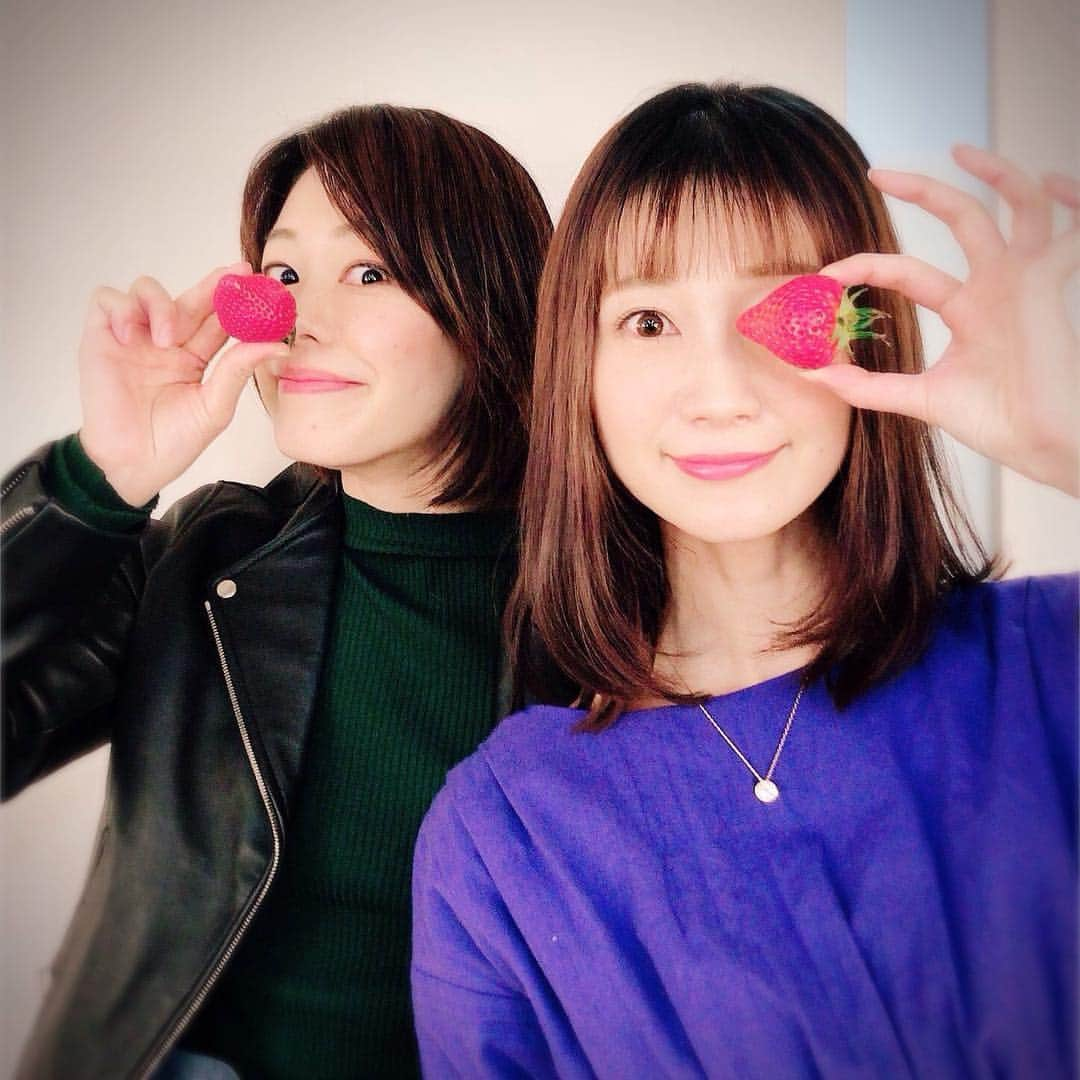 宇月颯さんのインスタグラム写真 - (宇月颯Instagram)「.﻿ .﻿ 星組観劇してきました🌟﻿ ﻿ 自分も去年の5月までやっていたのに、タカラジェンヌの凄さに感動✨✨✨﻿ ここで育てて頂いたのだから、なんでも乗り越えられる٩( ᐛ )و笑﻿ 宝塚の生徒であったという誇りを忘れずに生きていきたいなと、改めて思いました💕﻿ ﻿ 心打たれる素敵な作品で、星組の皆さんの団結力やエネルギーを感じ、観劇できて良かったです！！﻿ 星組のトップスターの紅さん、そして星組の皆様、素敵な舞台をありがとうございました🌟﻿ ﻿ そして、一緒に観に行ったのは、笑う男で一緒のねねさんと、一学年下のまりや(稀鳥まりや)❤️﻿ のはずが、楽屋に行ったら沢山のOGの方が💦﻿ 久しぶりにお会いする方々ばかりで、この偶然も嬉しかったです💕﻿ 宝塚の舞台をお客様と一緒に、沢山のOGの方々と応援出来たこと、嬉しく思います✩*॰ ( ¨̮ ) ॰*✩﻿ 宝塚を観てパワーを頂き、素敵な一日でした✨﻿ 私も皆に負けないよう、がんばります👍✨﻿ ﻿ ﻿ #宝塚#星組#東京宝塚劇場﻿ #宝塚我が心の故郷…#私の原点﻿ #宝塚OGの方が沢山!!﻿ #悠未ひろ さん#ともちんさん﻿ #緒月遠麻 さん#きたさん﻿ #夢咲ねね さん#ねね氏﻿ #ねね氏の懐かしのいちごショット可愛すぎる♡﻿ #稀鳥まりや#まりや﻿ #宇月颯#とし﻿ ﻿」3月14日 17時19分 - hayate_uzuki_official