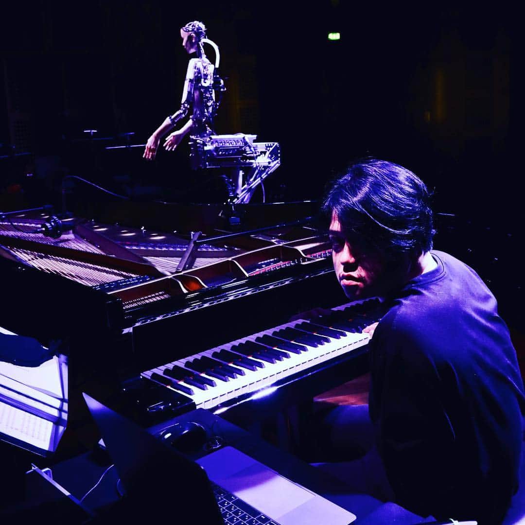 渋谷慶一郎のインスタグラム：「See you tonight !  Scary Beauty in Düsseldorf.」